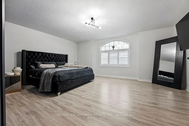 Additional property image - 12 Ascoli Dr