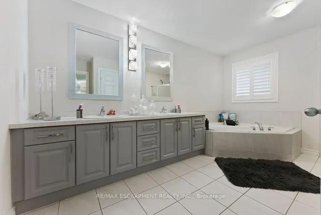Additional property image - 12 Ascoli Dr