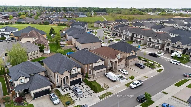 Additional property image - 12 Ascoli Dr