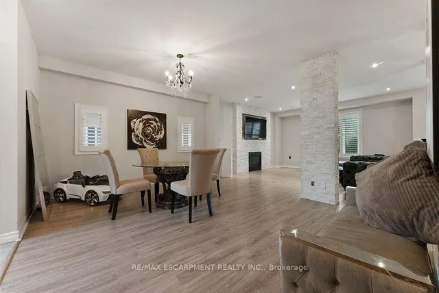Additional property image - 12 Ascoli Dr