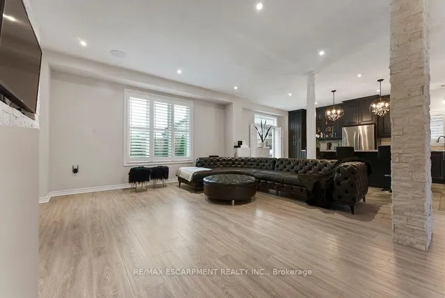 Additional property image - 12 Ascoli Dr