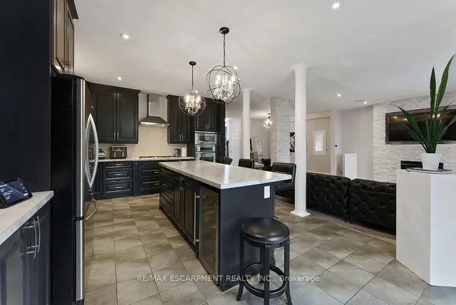 Additional property image - 12 Ascoli Dr