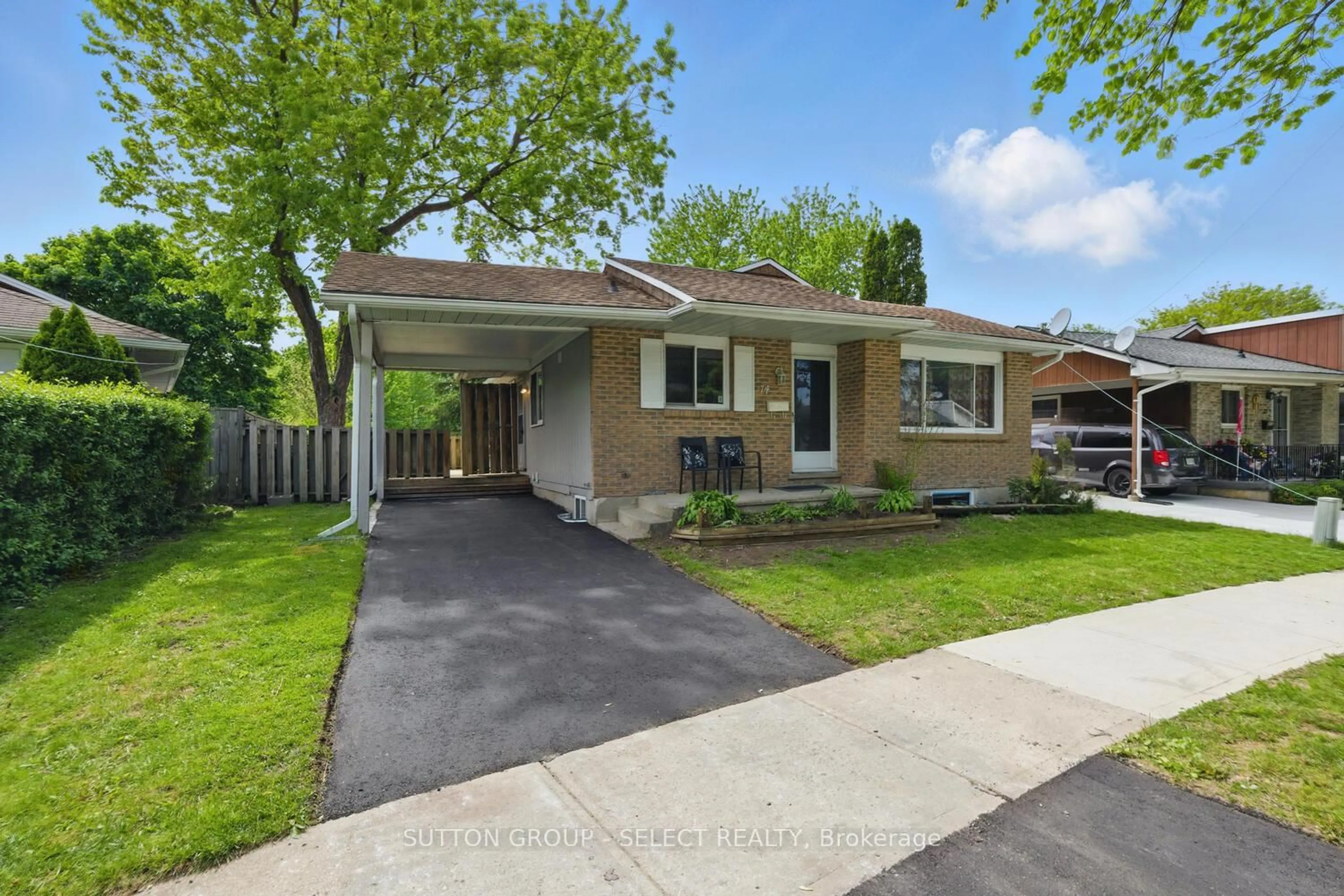Home with vinyl exterior material, street for 74 Archer Cres, London South Ontario N6E 2A5