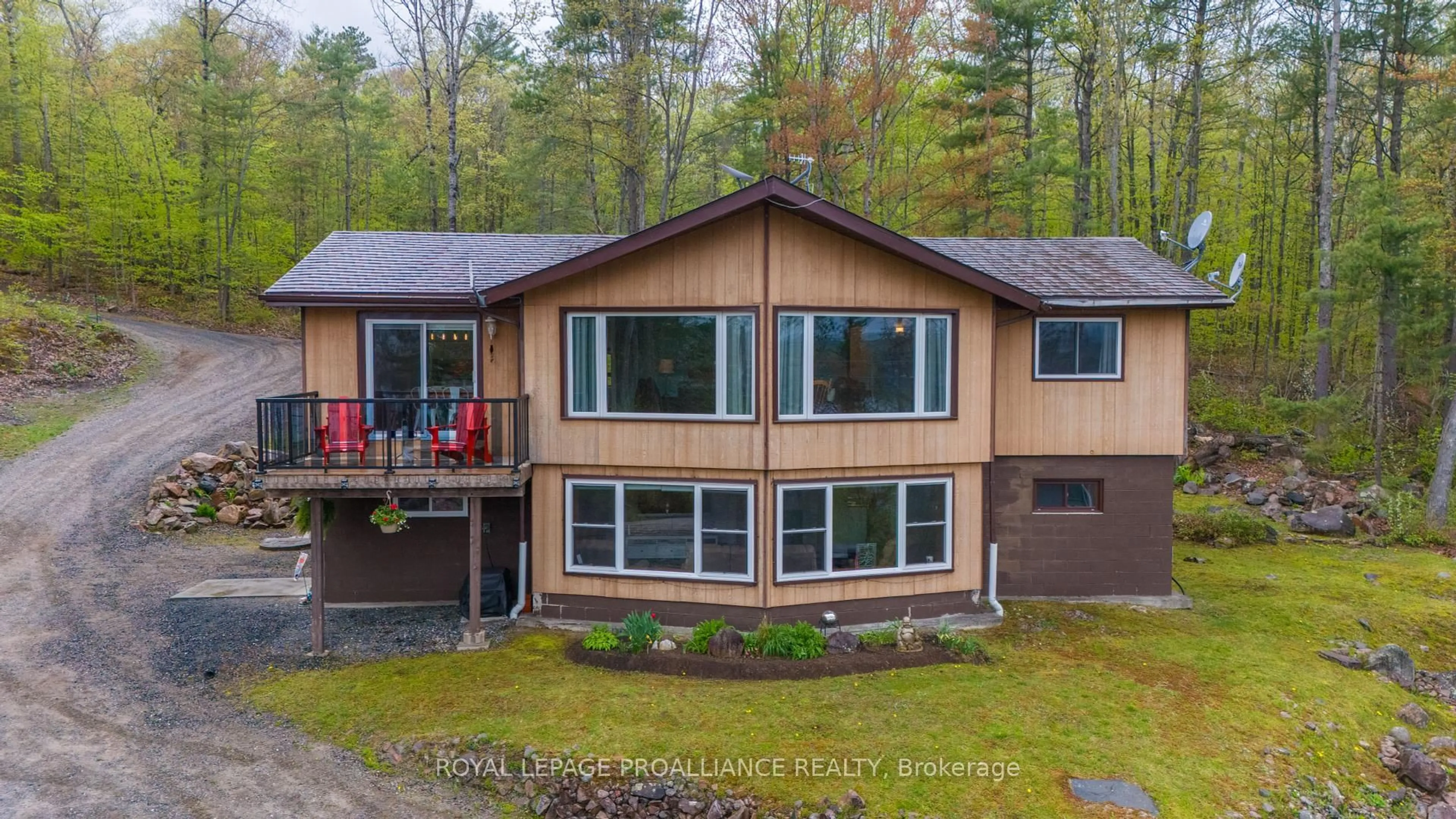 A pic from outside/outdoor area/front of a property/back of a property/a pic from drone, unknown for 17206 Highway 41, Cloyne Ontario K0H 1K0