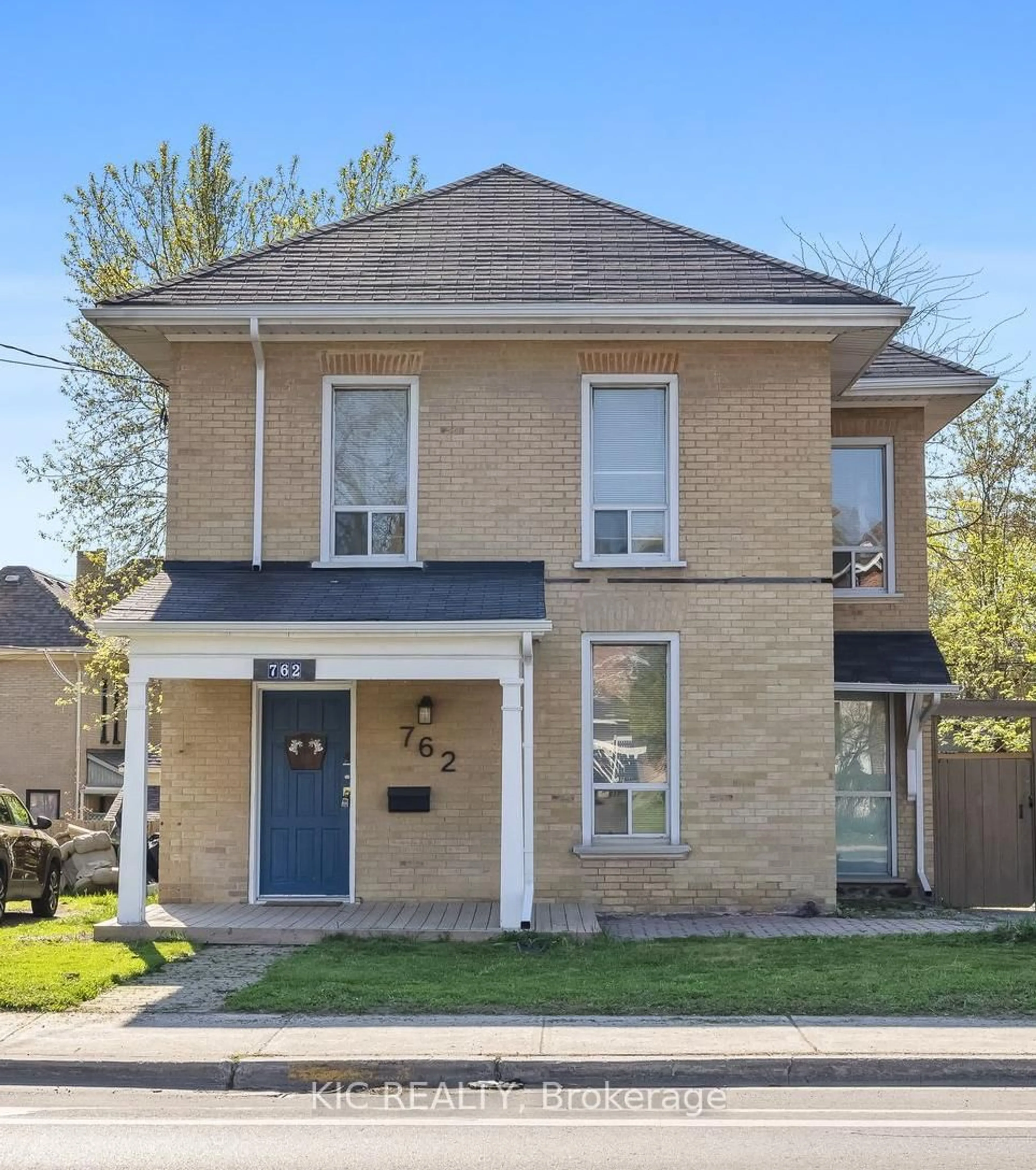 Home with brick exterior material, building for 762 Water St, Peterborough North Ontario K9H 3N6
