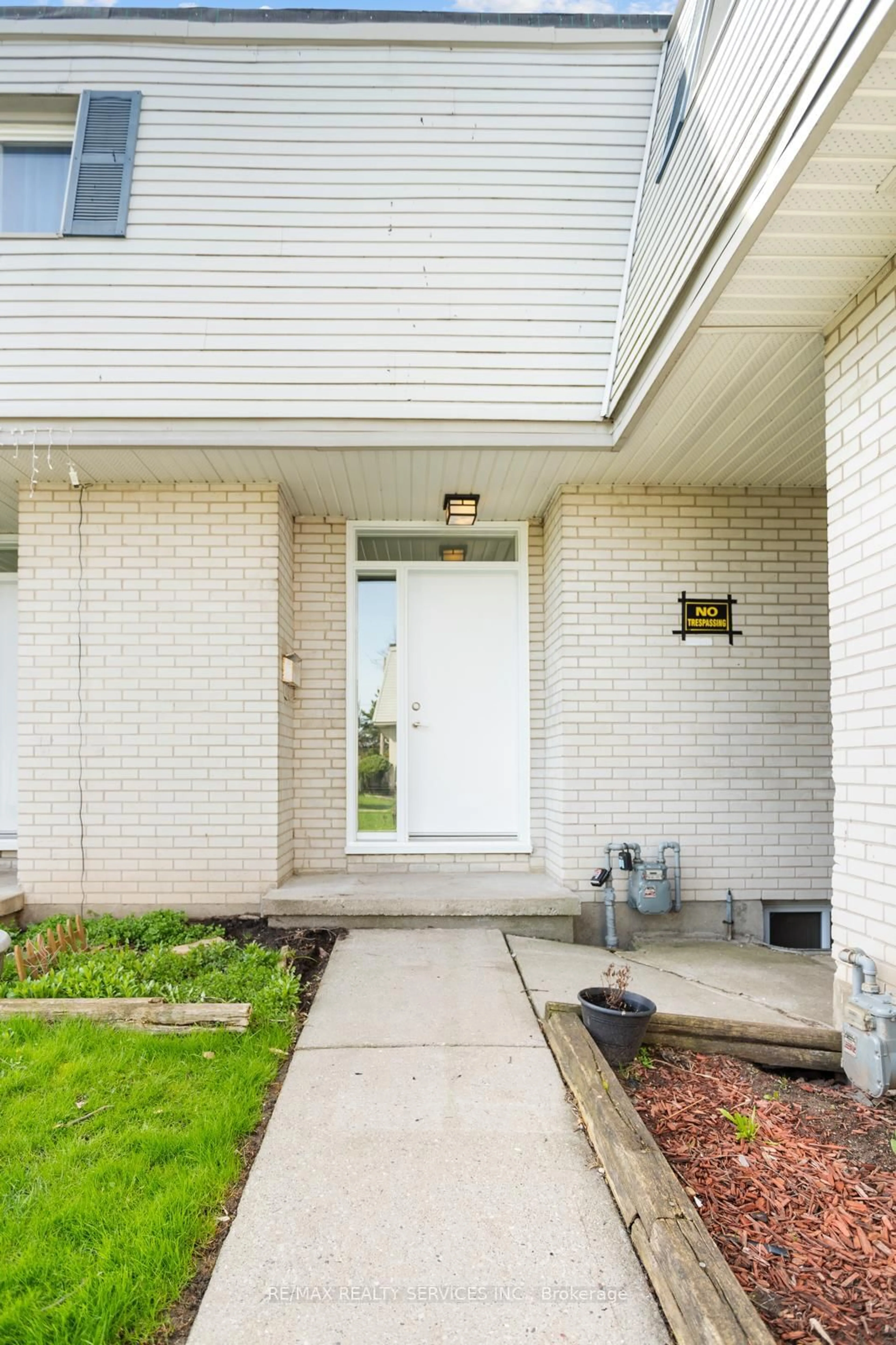 Unknown for 205 Boullee St #26, London East Ontario N5Y 1T9