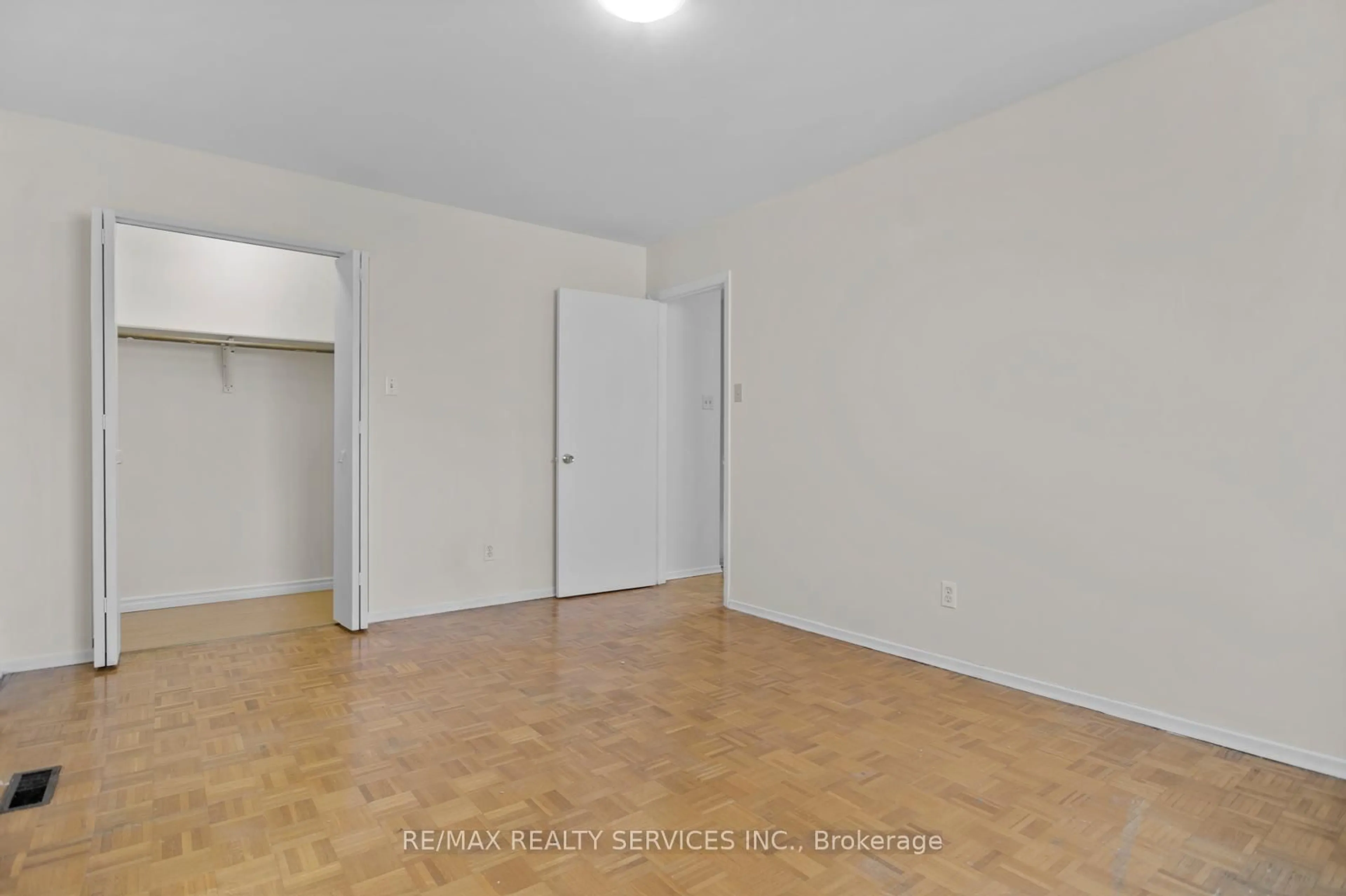 A pic of a room for 205 Boullee St #26, London East Ontario N5Y 1T9