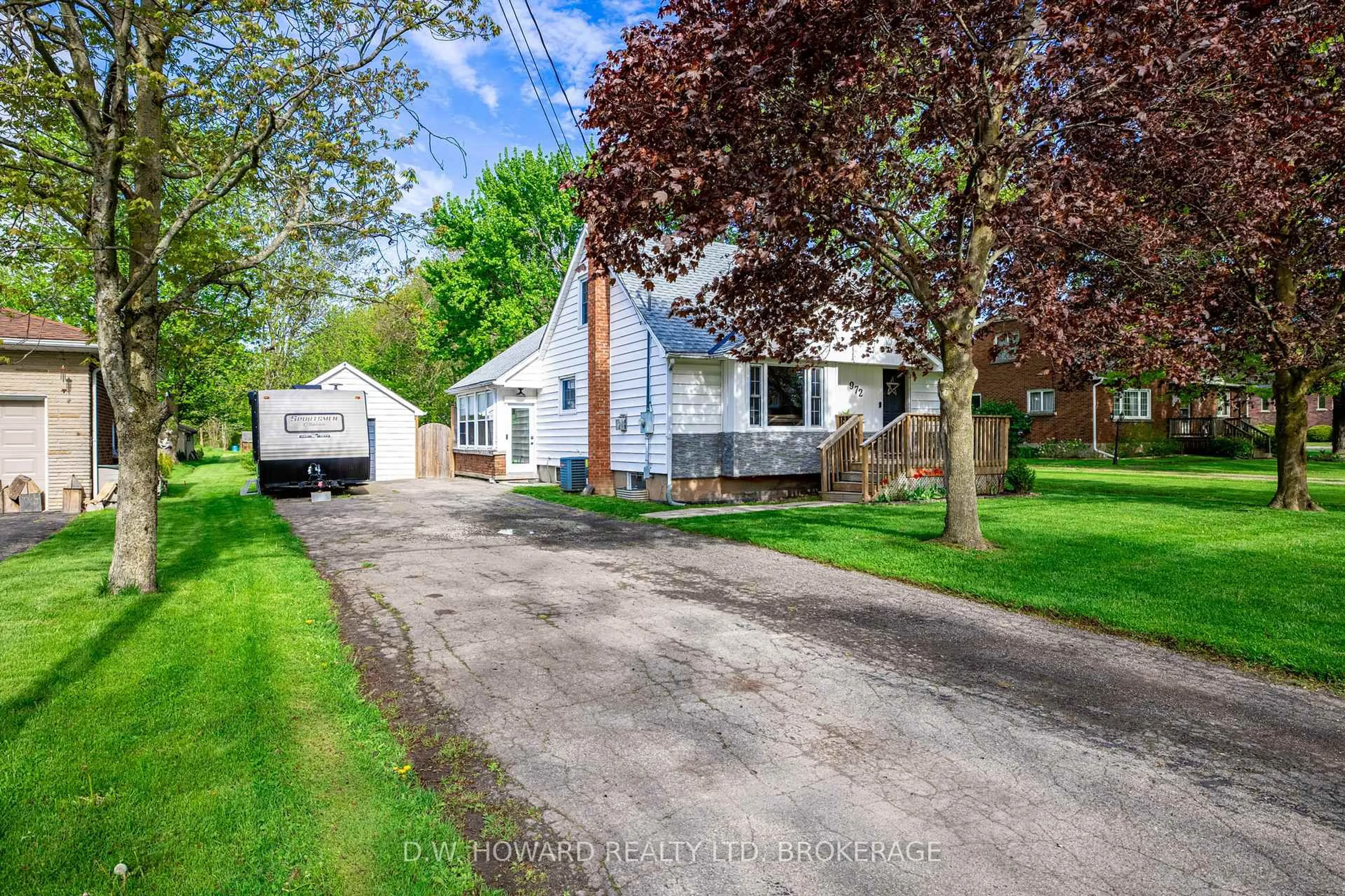 A pic from outside/outdoor area/front of a property/back of a property/a pic from drone, street for 972 Silver Bay Rd, Port Colborne Ontario L3K 5V3