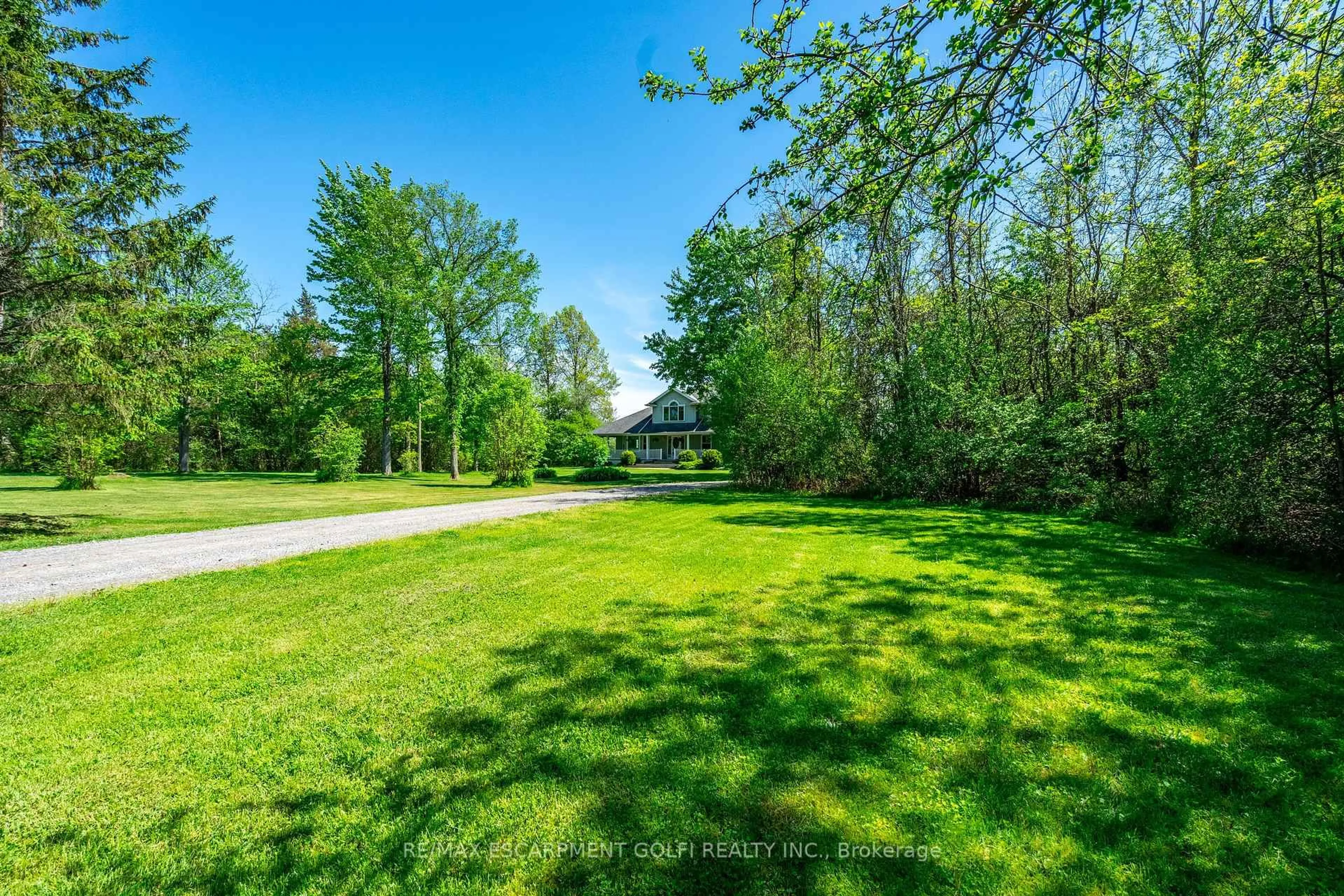 A pic from outside/outdoor area/front of a property/back of a property/a pic from drone, unknown for 2361 Townline Rd, Fort Erie Ontario L0S 1S0