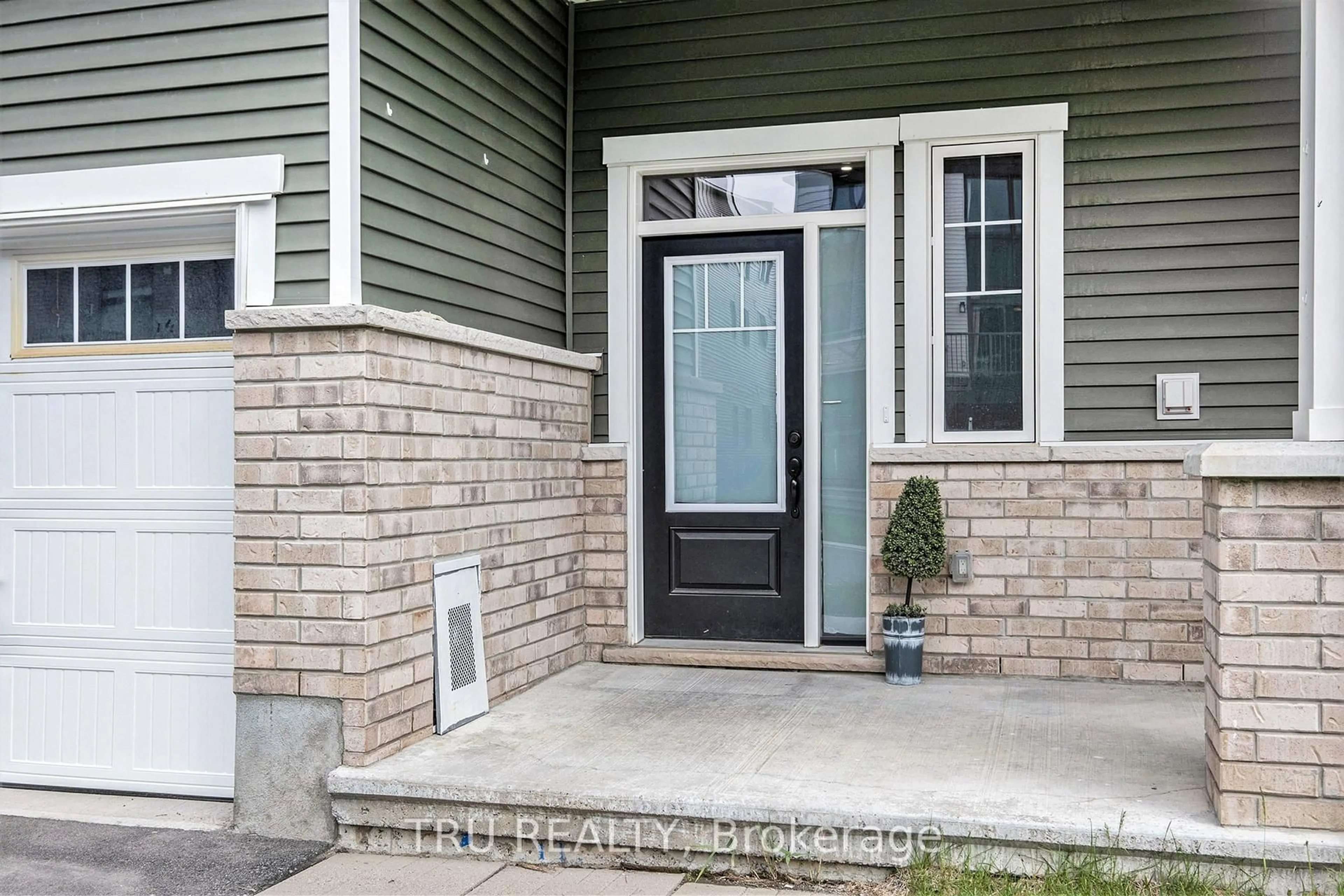 Unknown for 34 Lentago Ave, Ottawa Ontario K2J 7A2