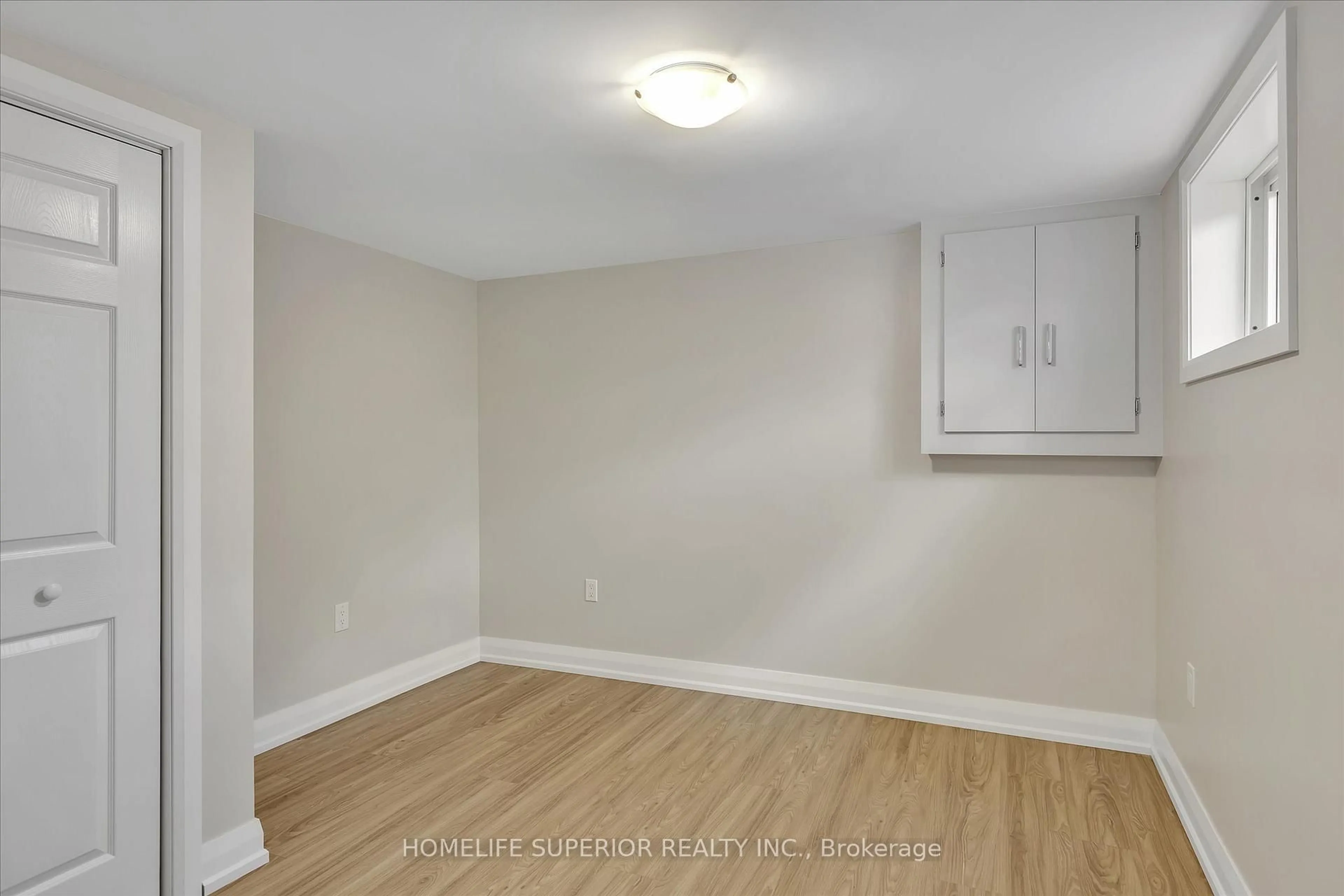 A pic of a room for 1243 Albertus Ave, Peterborough Central Ontario K9J 6A3
