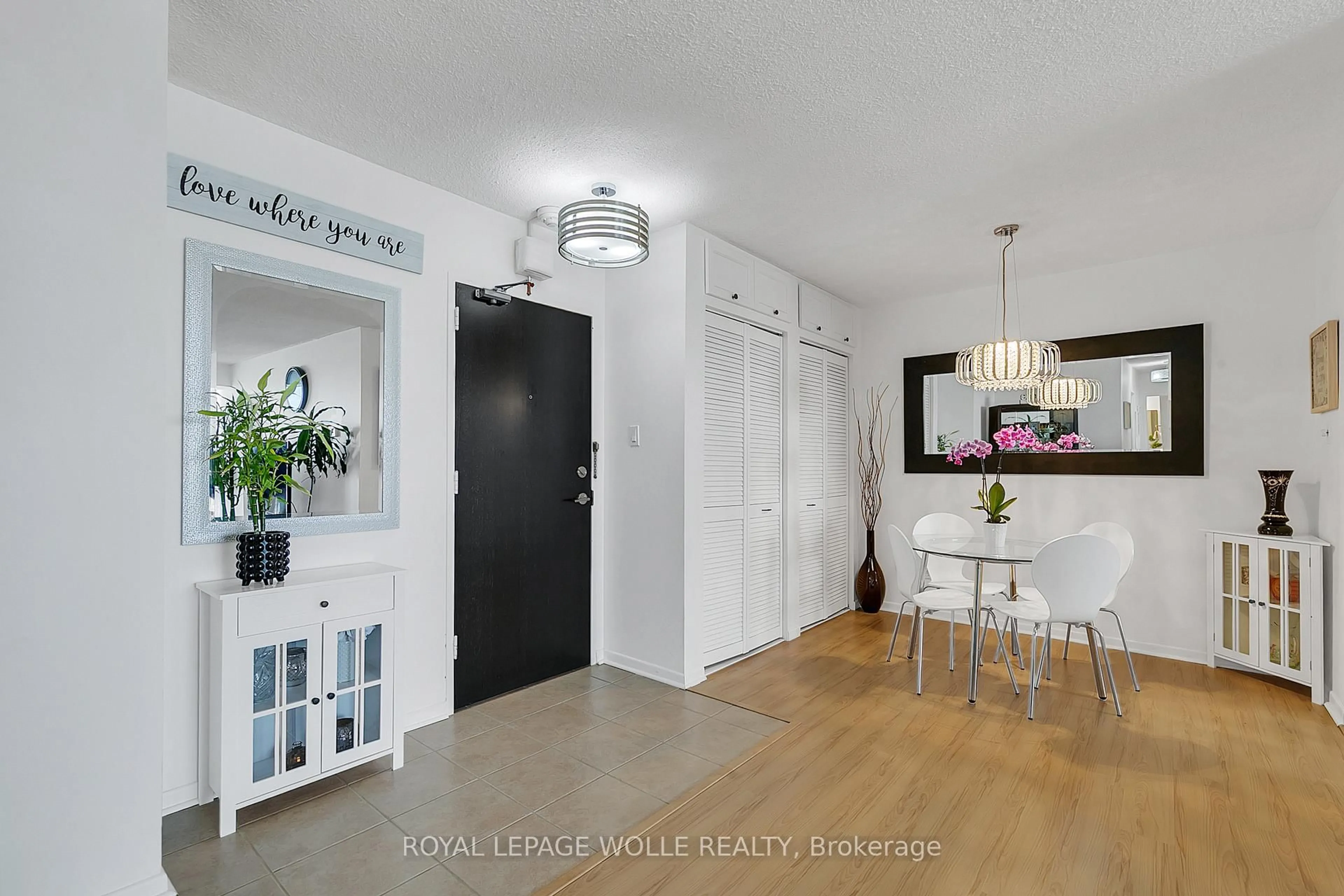 Indoor entryway for 81 Church St #702, Kitchener Ontario N2G 4M1