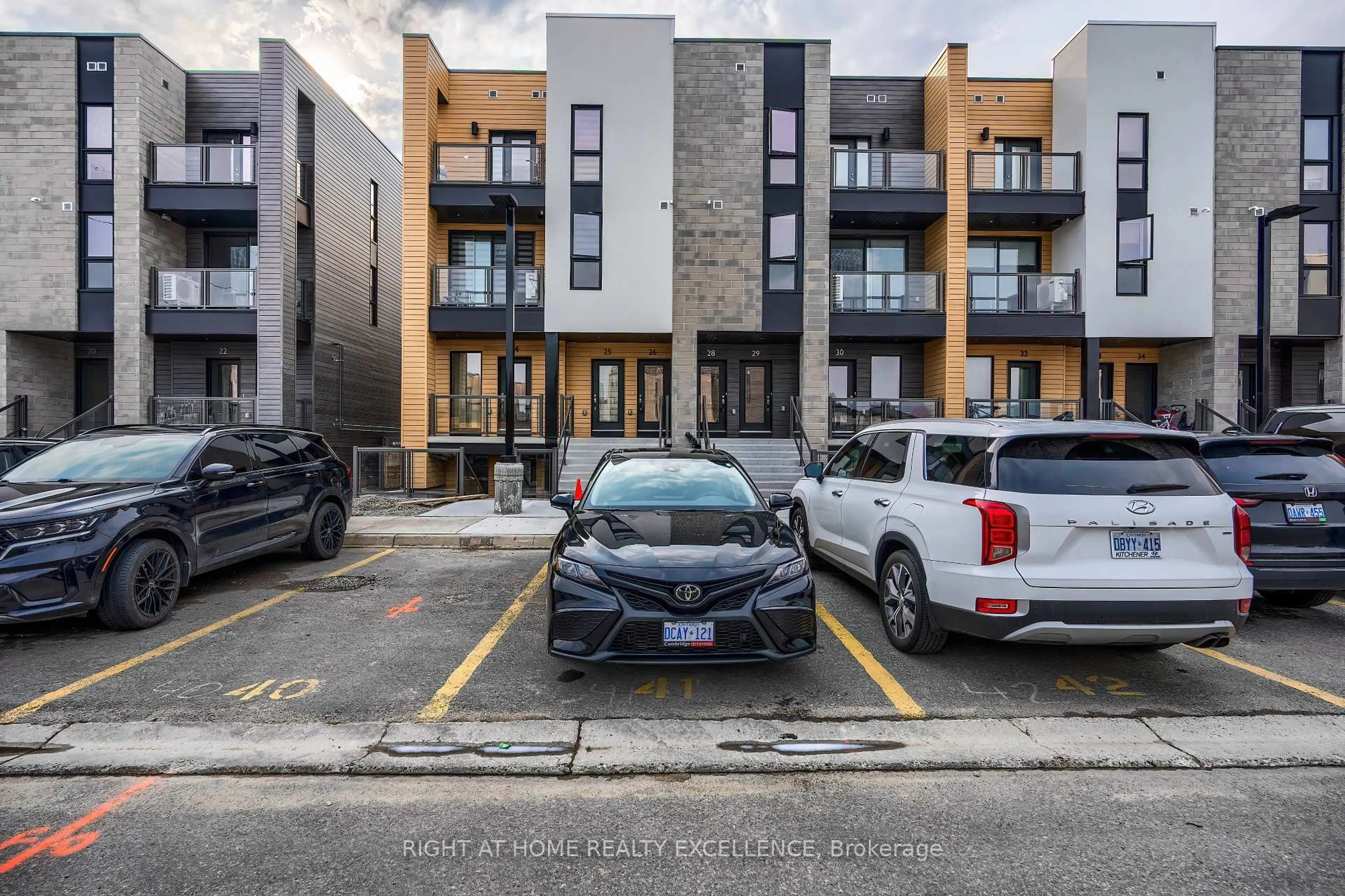 Unknown for 261 Woodbine Ave #28, Kitchener Ontario N2R 0S7