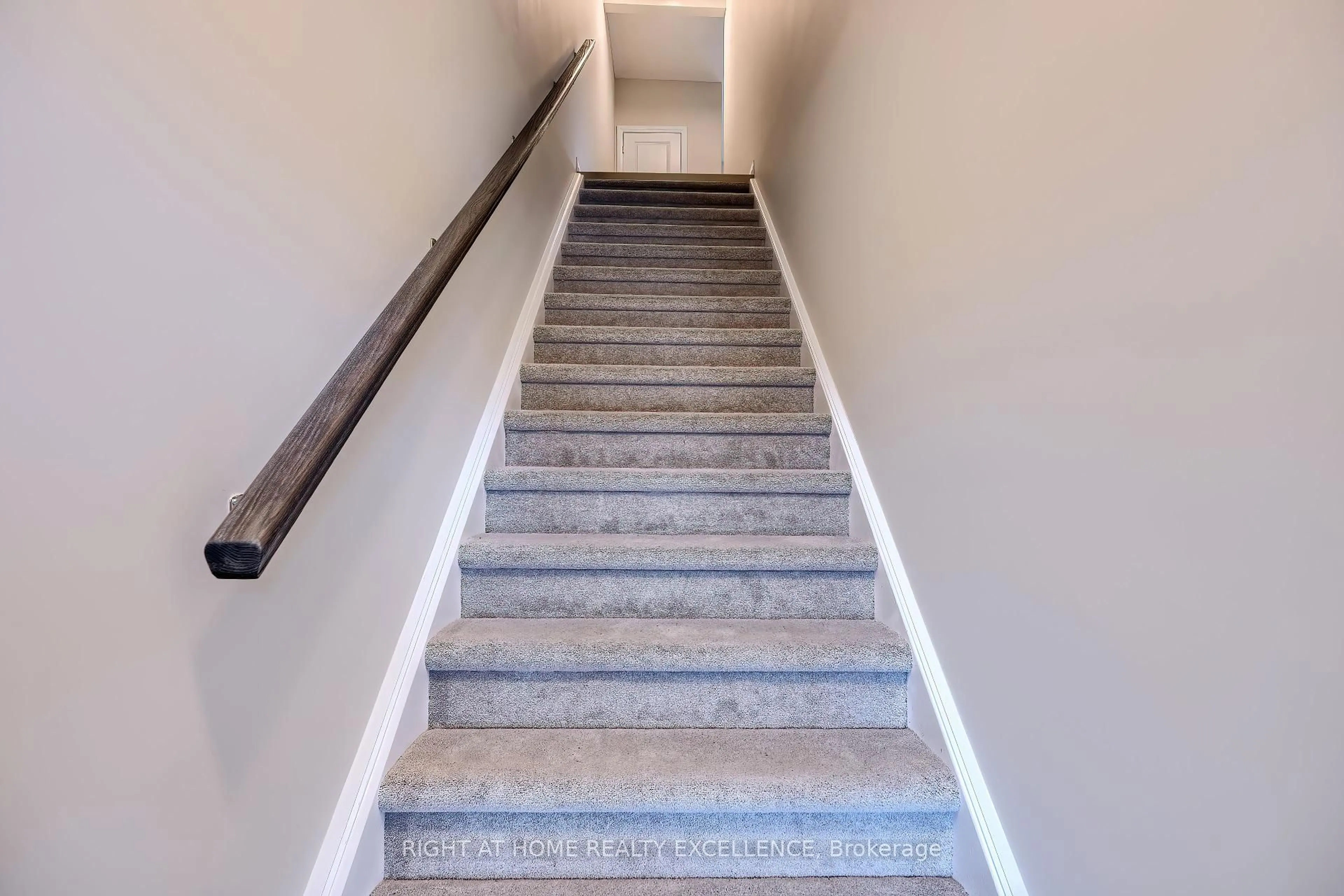 Stairs for 261 Woodbine Ave #28, Kitchener Ontario N2R 0S7
