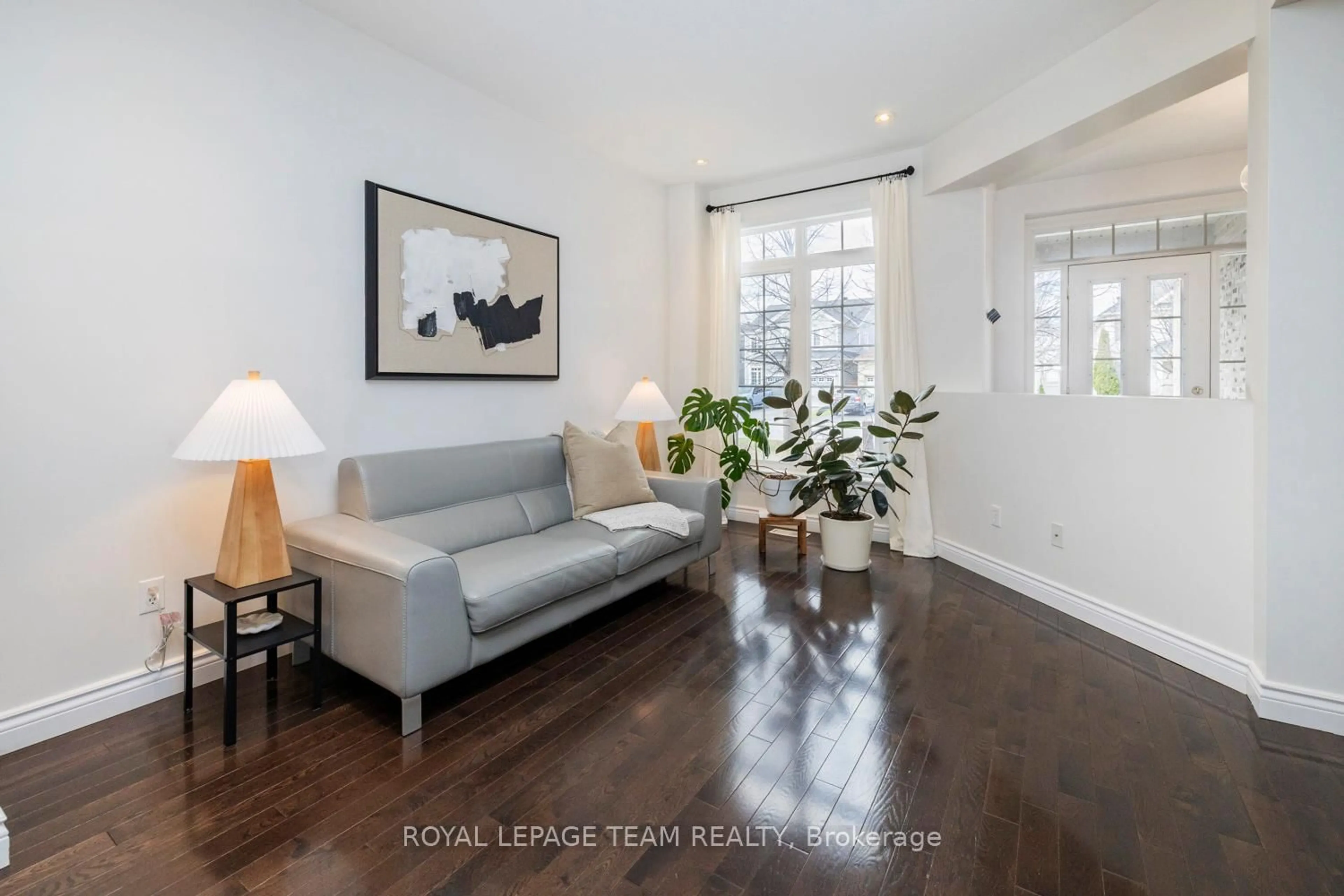Living room with furniture, unknown for 214 ONEIDA Terr, Ottawa Ontario K2J 0M3