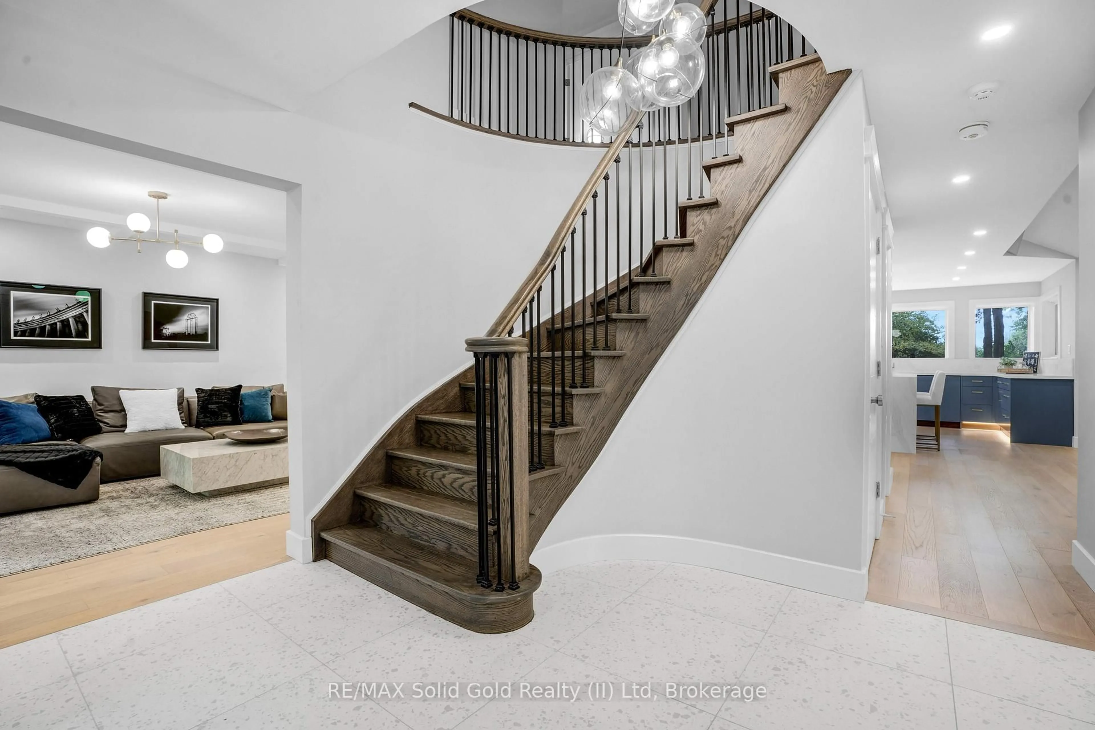 Stairs for 239 Corrie Cres, Waterloo Ontario N2L 5W3