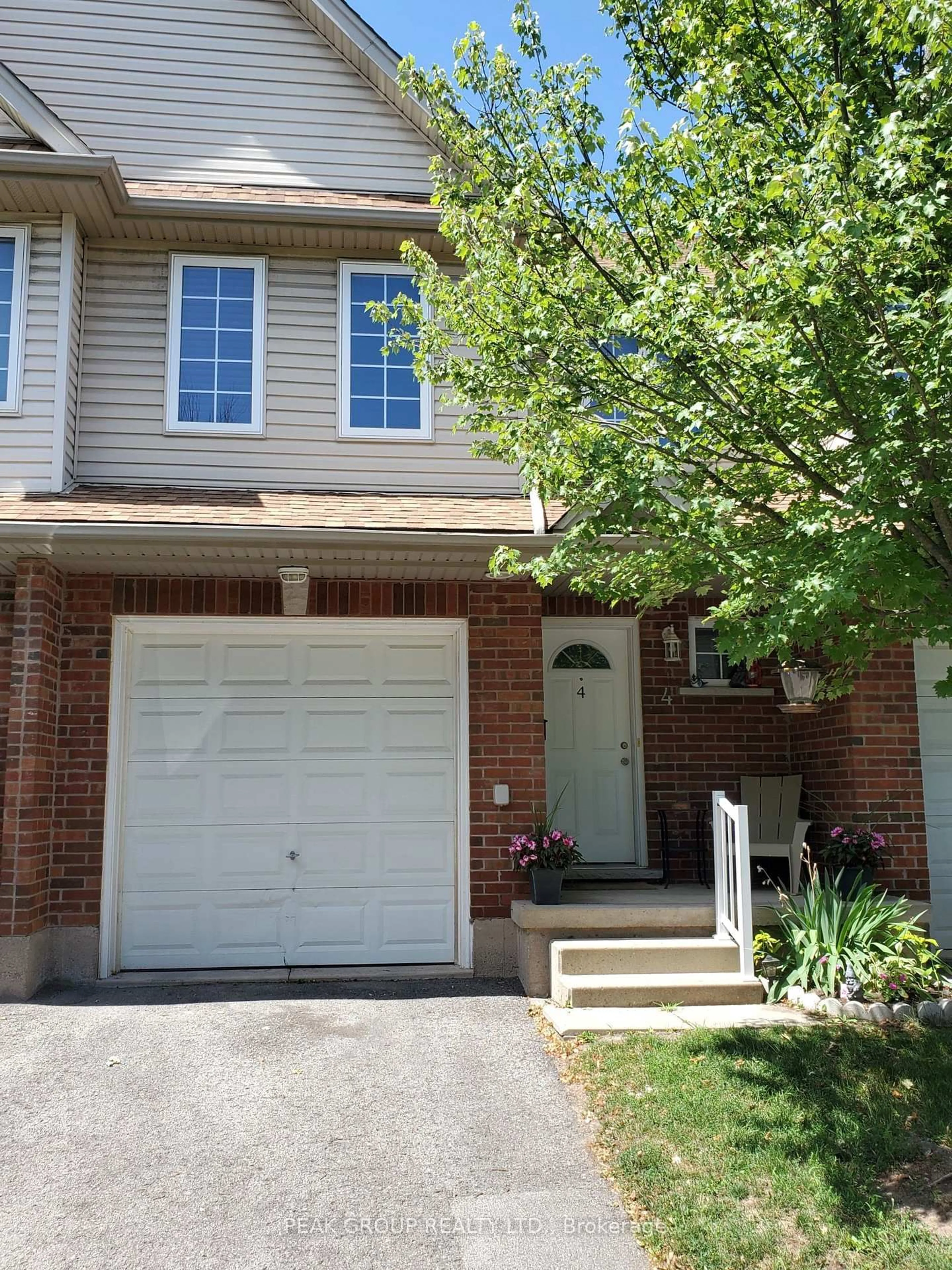 Home with brick exterior material, street for 6263 Valley Way #4, Niagara Falls Ontario L2E 0A1