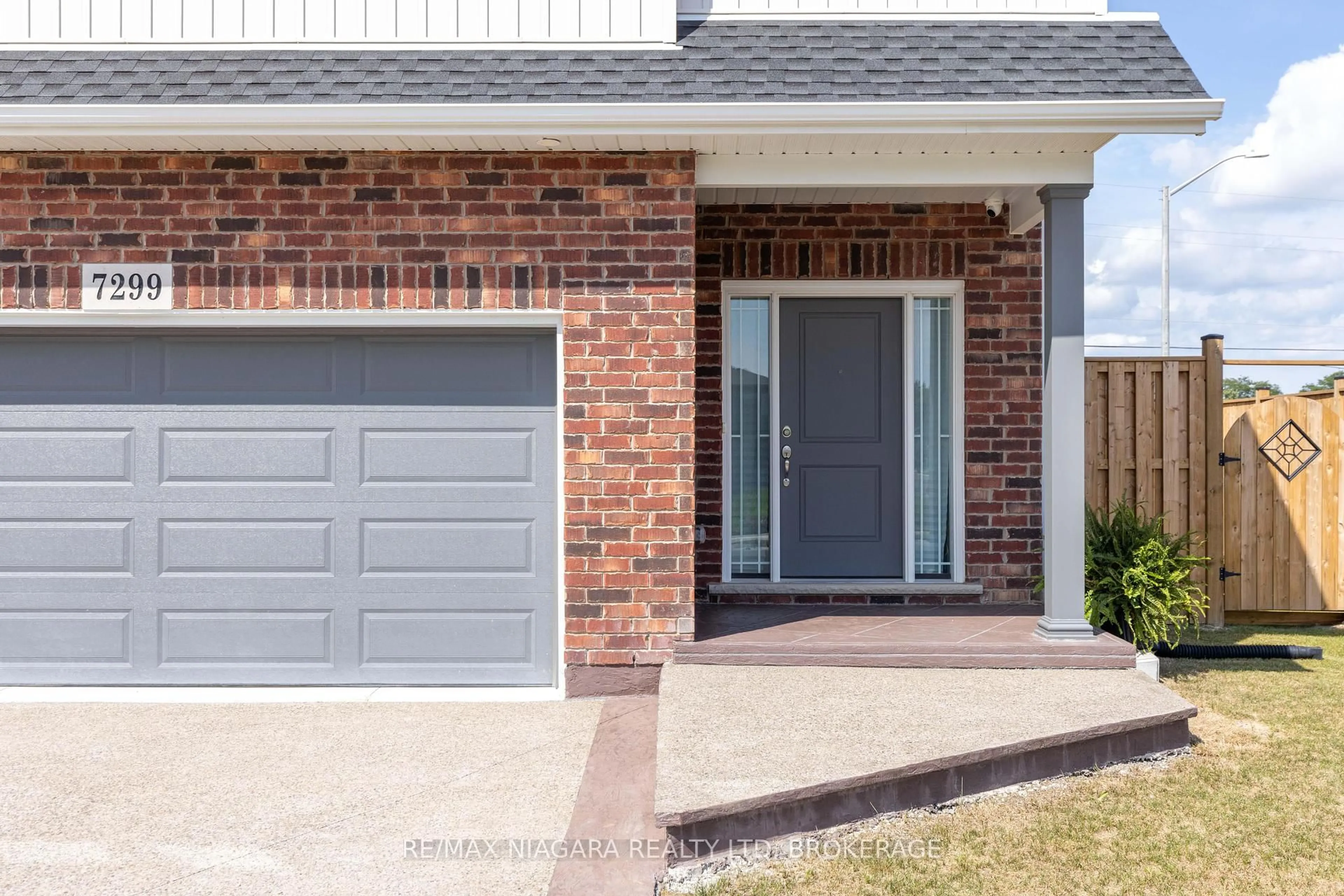 Home with brick exterior material, street for 7299 Sherrilee Cres, Niagara Falls Ontario L2H 3T2