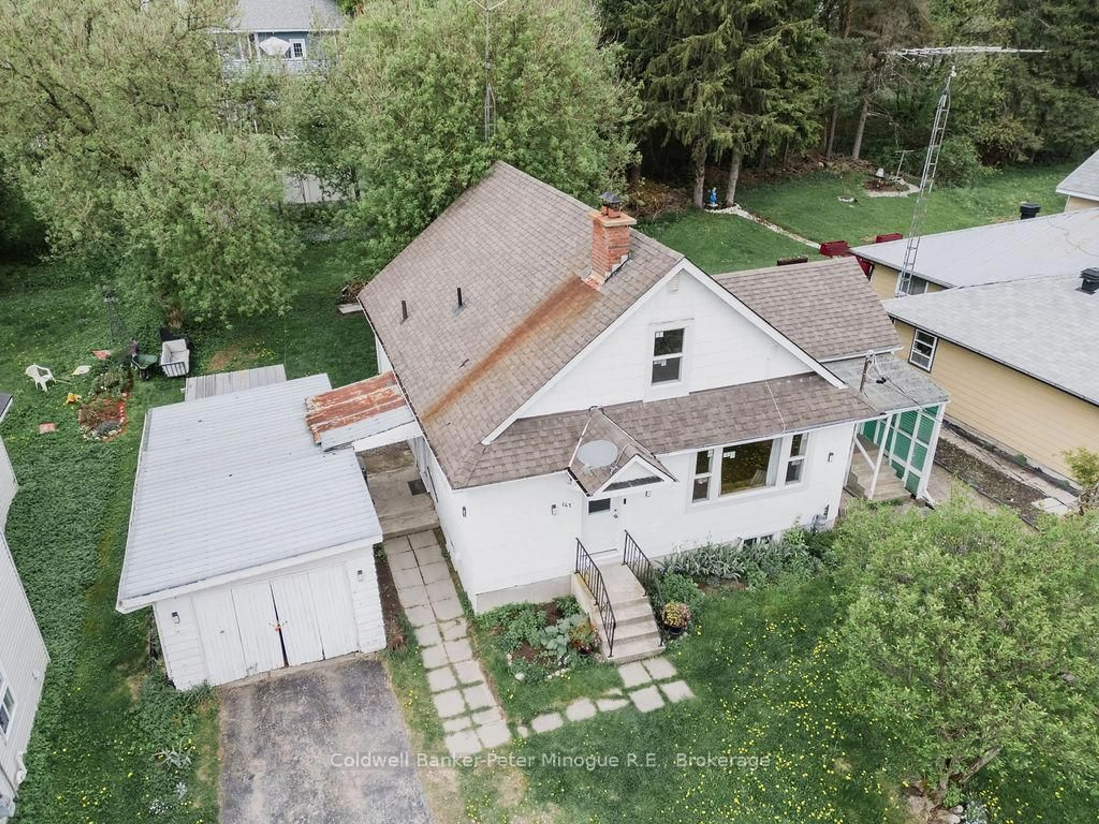 A pic from outside/outdoor area/front of a property/back of a property/a pic from drone, street for 147 Huston St, Burk's Falls Ontario P0A 1C0