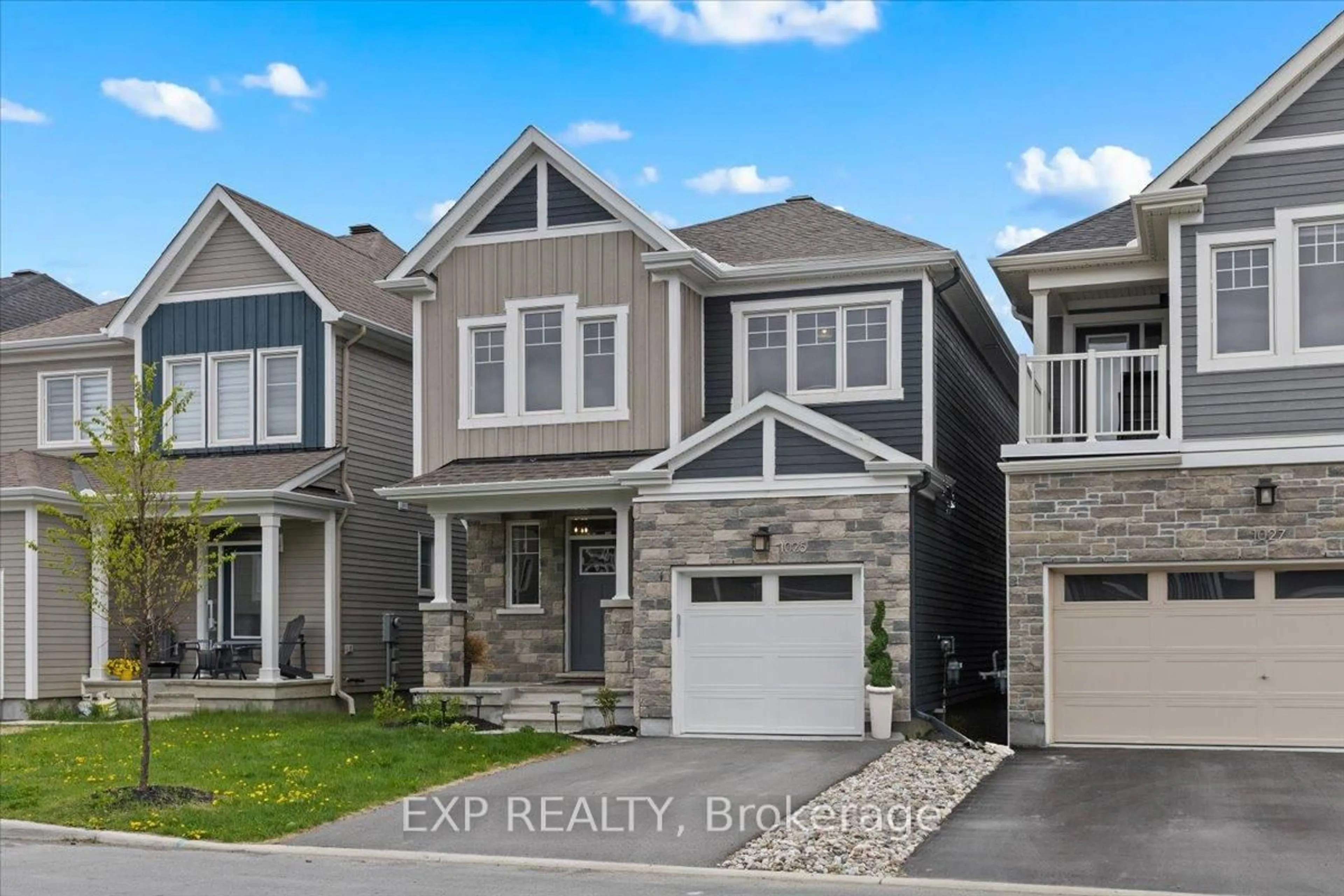 Home with vinyl exterior material, street for 1025 Keeper Hts, Richmond Ontario K0A 2Z0