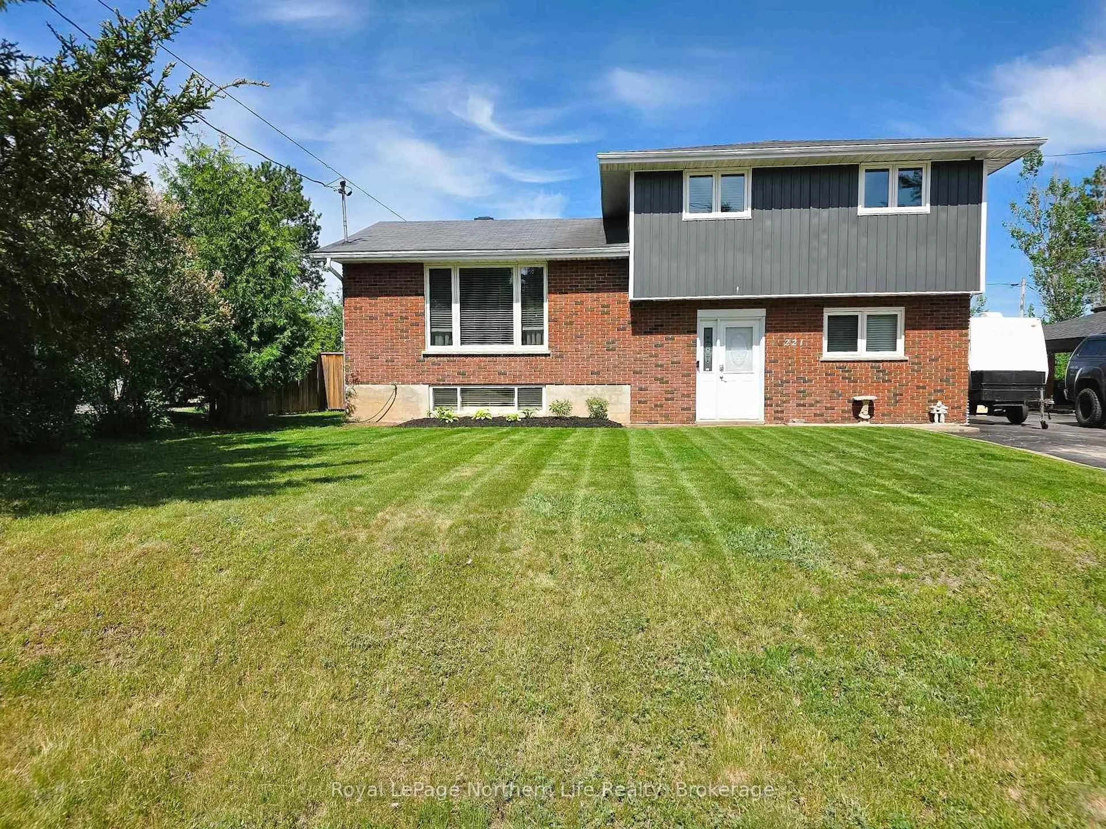Home with brick exterior material, street for 221 Eleventh St, Mattawa Ontario P0H 1V0