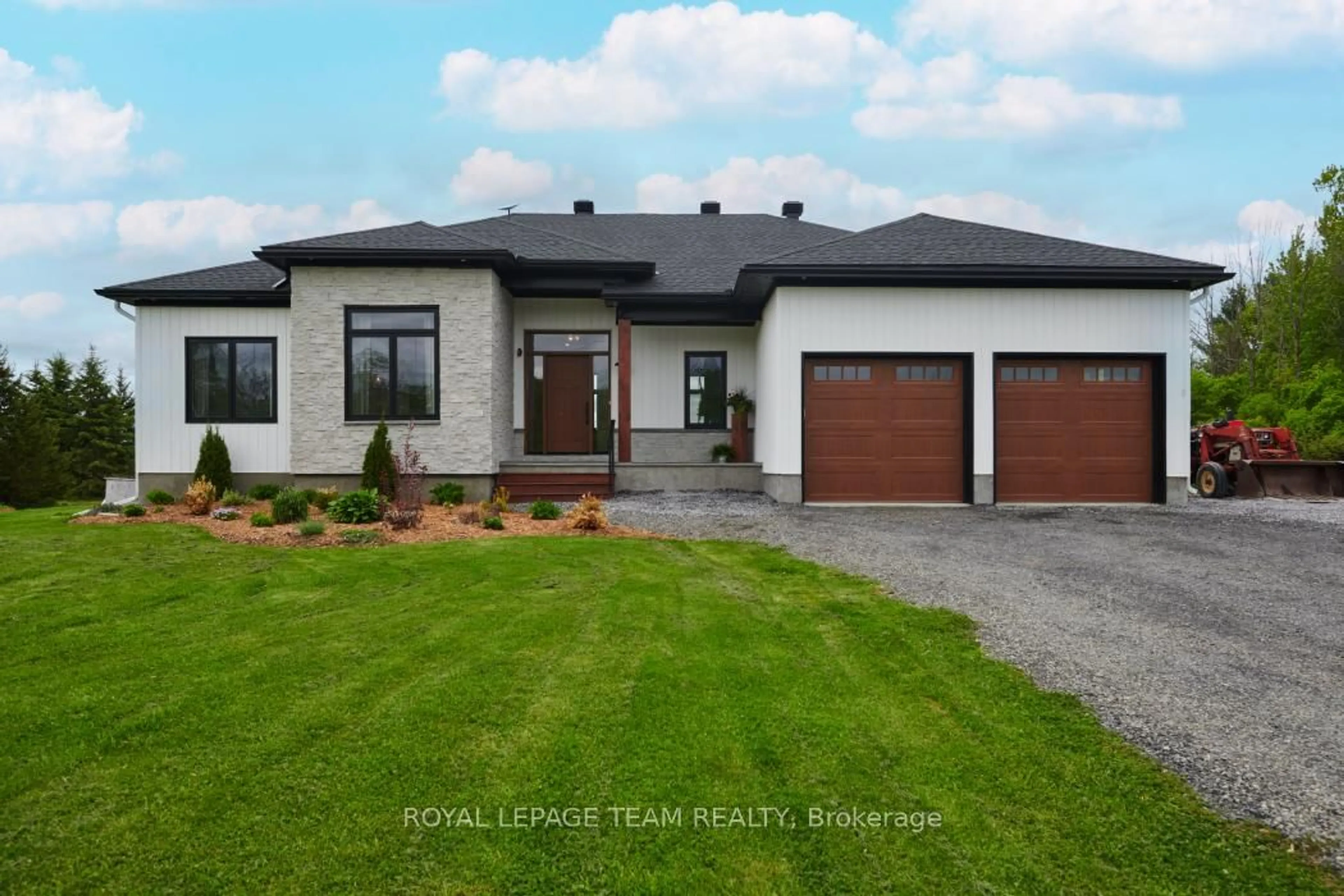 Home with brick exterior material, unknown for 11592 Armstrong Rd, North Dundas Ontario K0C 2K0