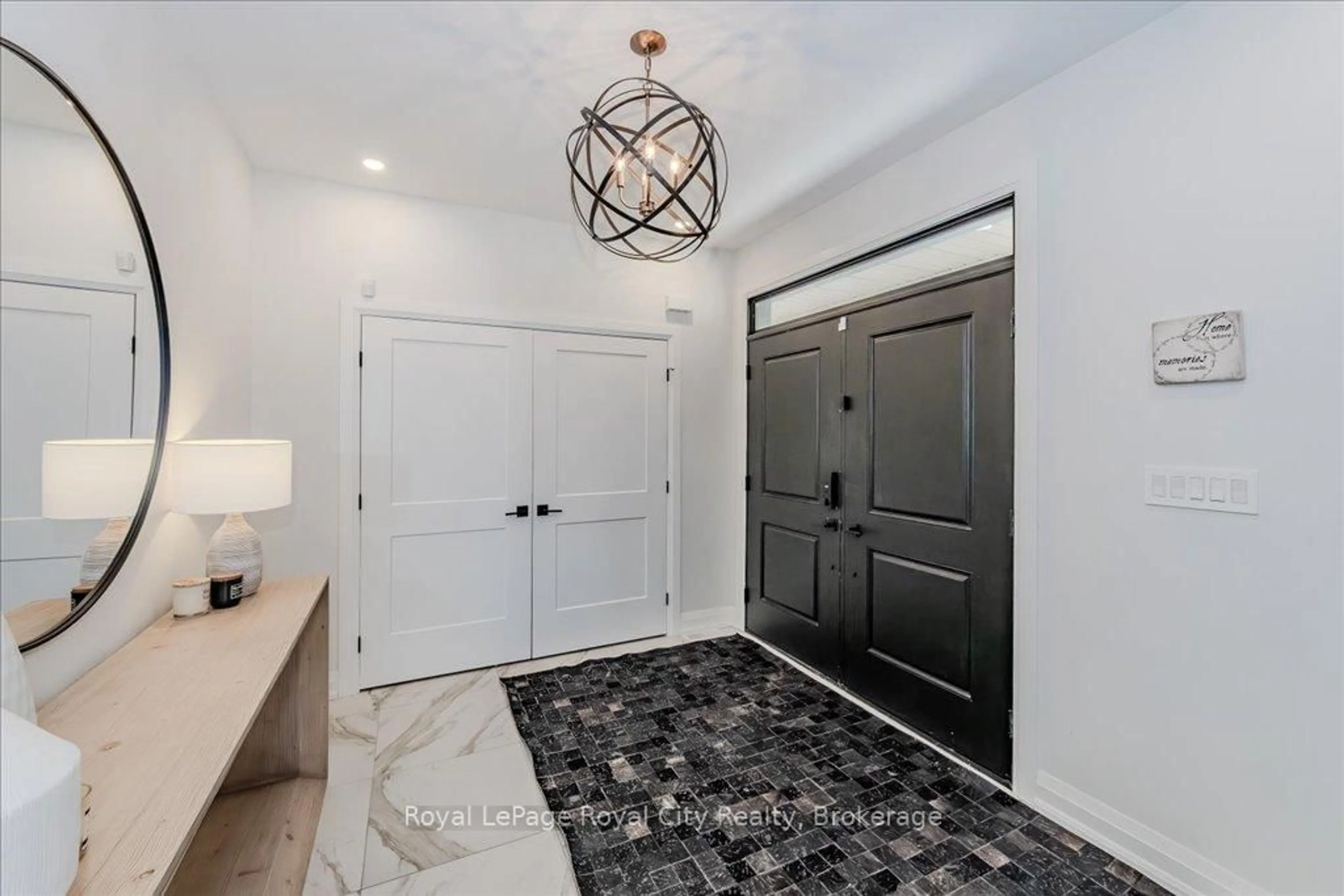 Indoor entryway for 10 Mussen St, Guelph Ontario N1E 0K3