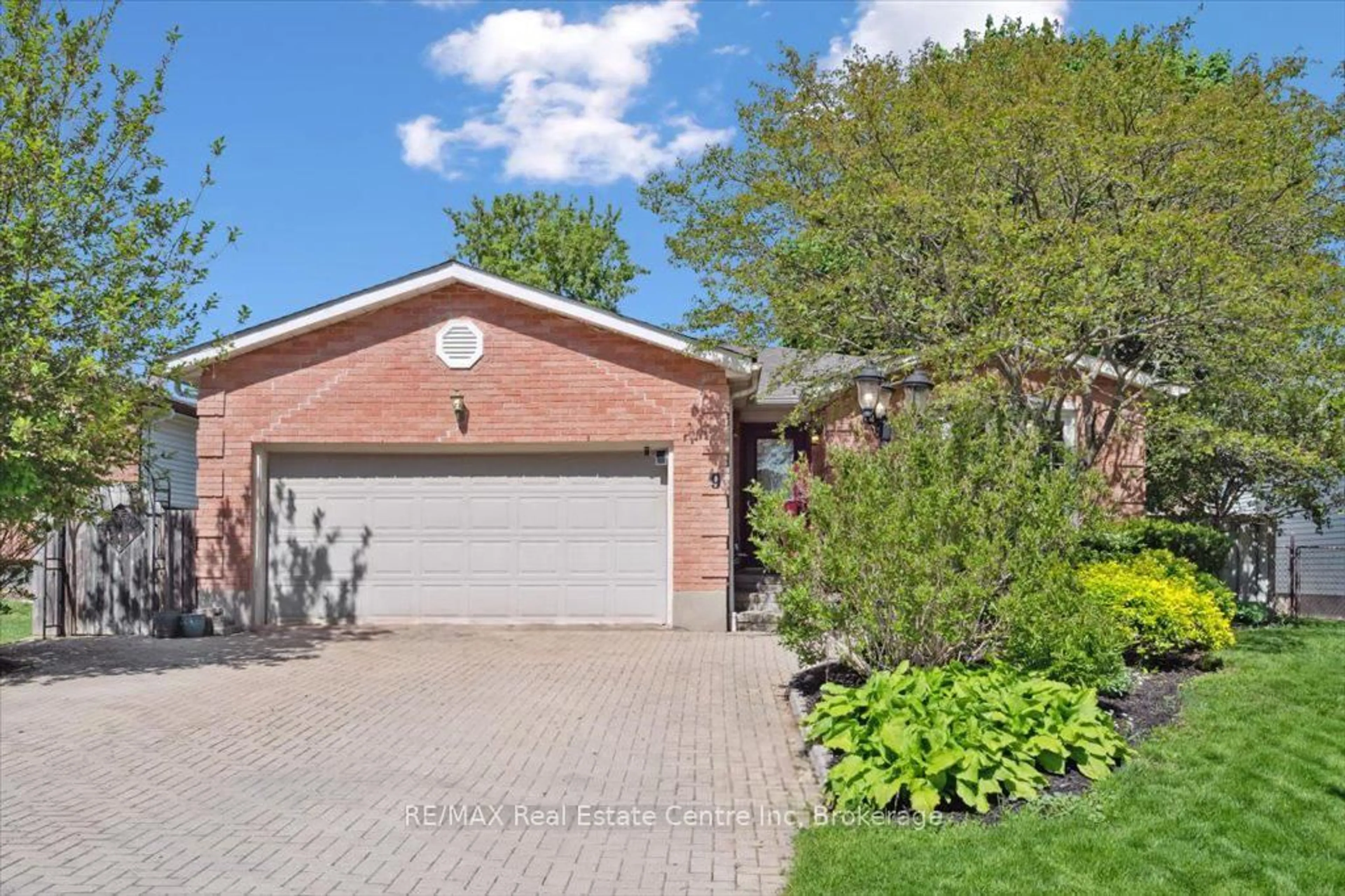 Home with brick exterior material, street for 9 PAULINE Pl, Guelph Ontario N1H 7P3