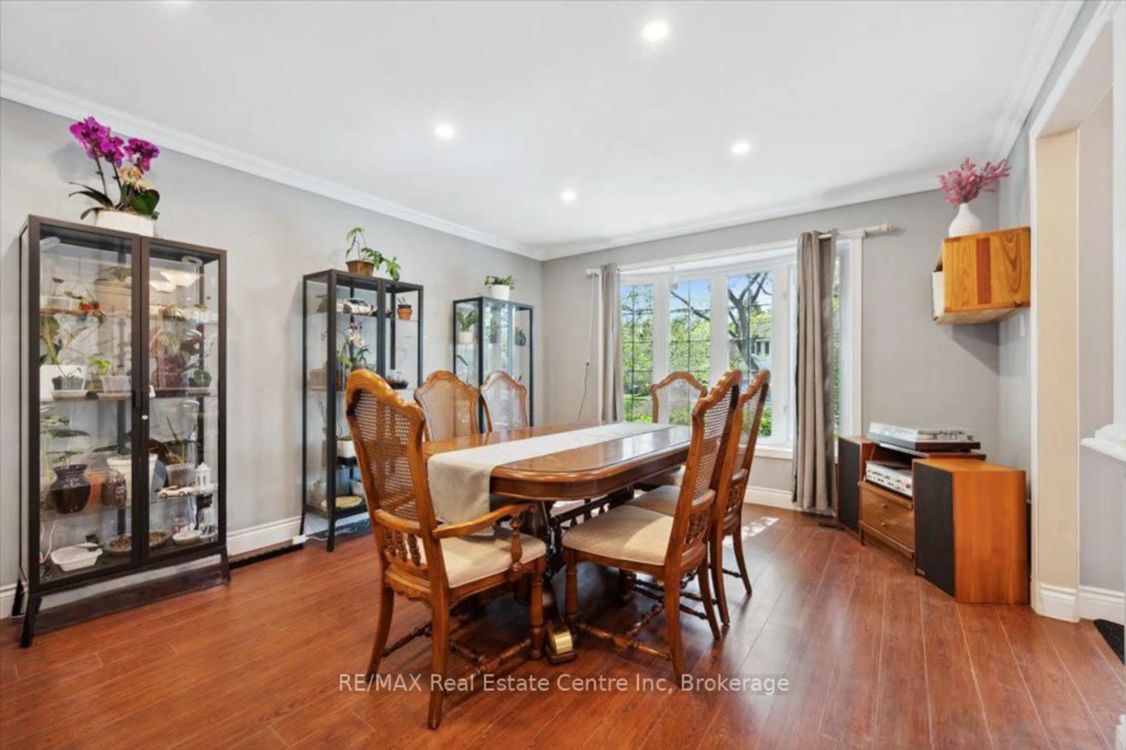 Dining room, unknown for 9 PAULINE Pl, Guelph Ontario N1H 7P3