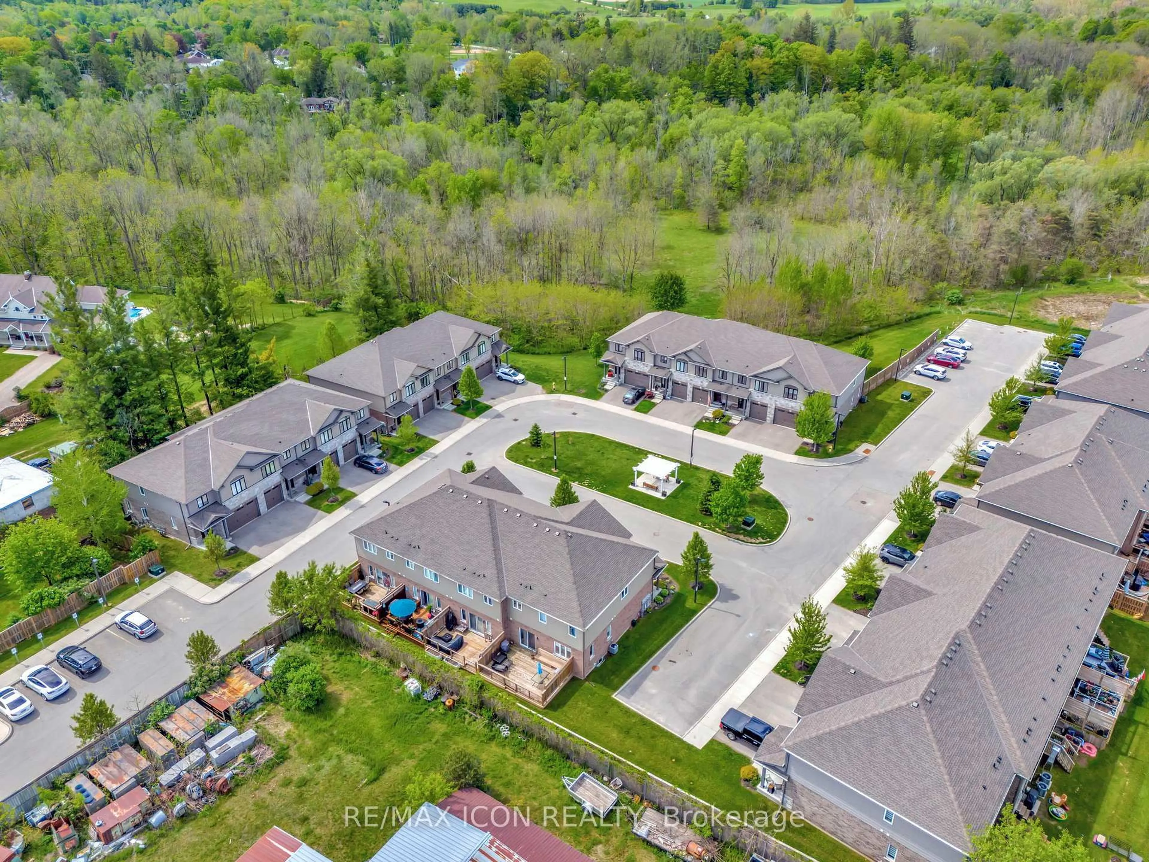 A pic from outside/outdoor area/front of a property/back of a property/a pic from drone, street for 50 Bute St #32, North Dumfries Ontario N0B 1E0