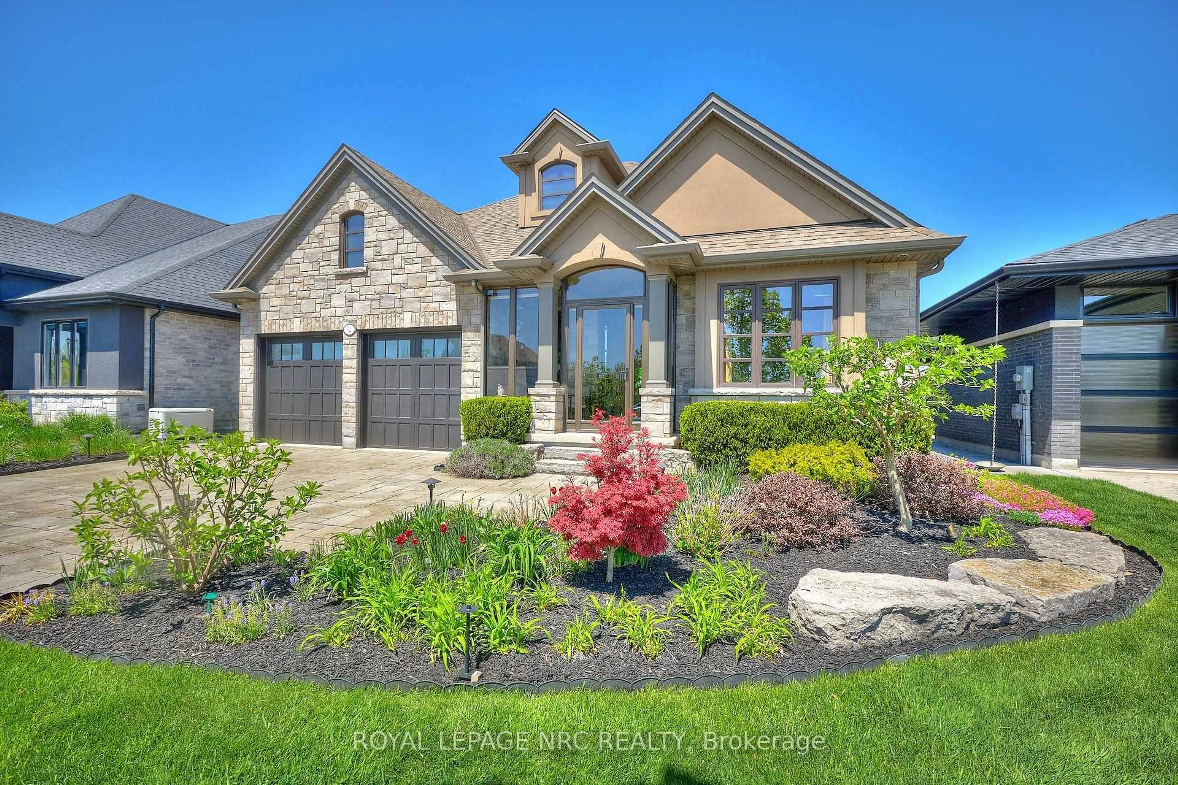 Home with brick exterior material, unknown for 62 Rosewood Cres, Pelham Ontario L0S 1E6