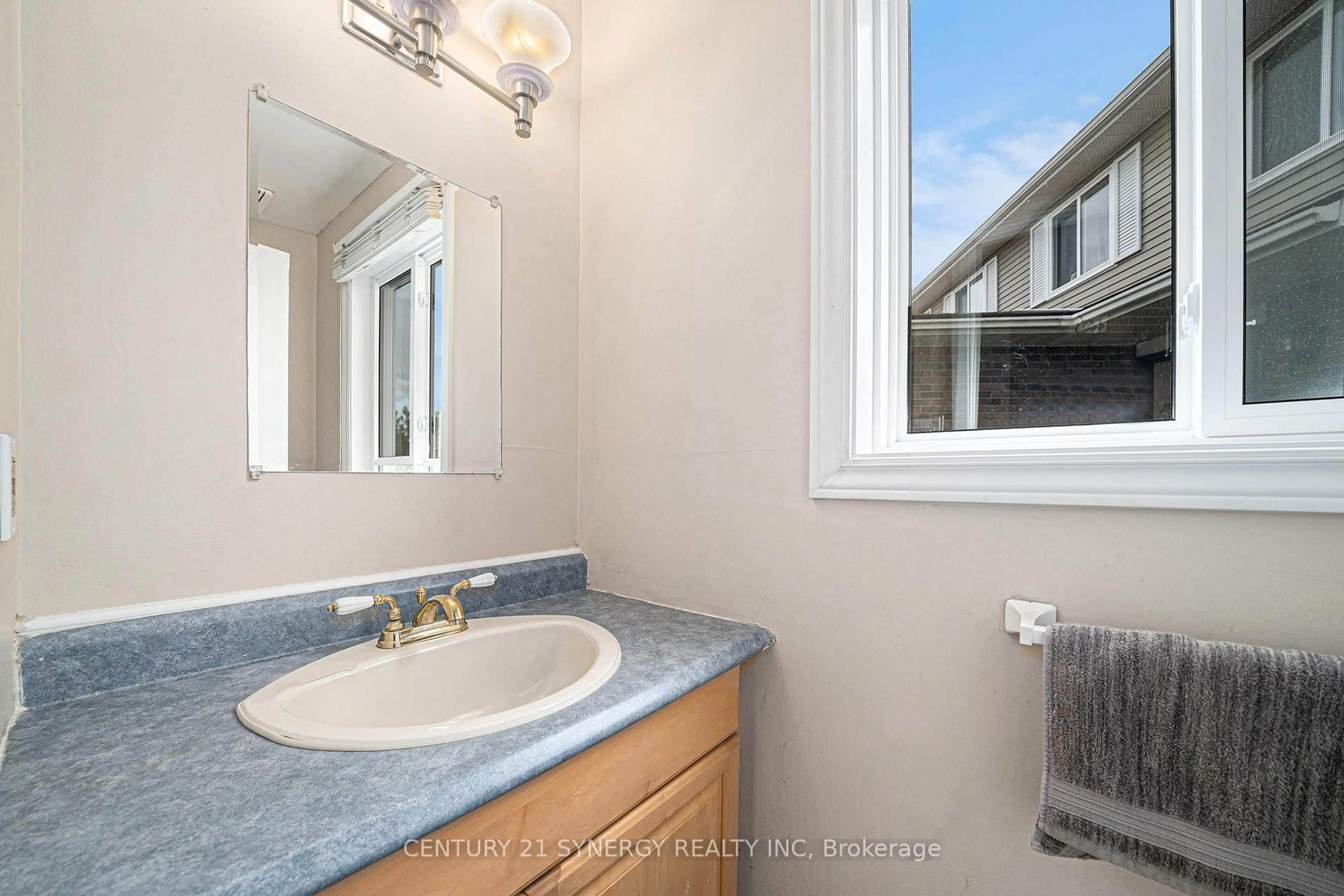 Standard bathroom, ceramic/tile floor for 345 Monica Cres, Ottawa Ontario K1E 3N7