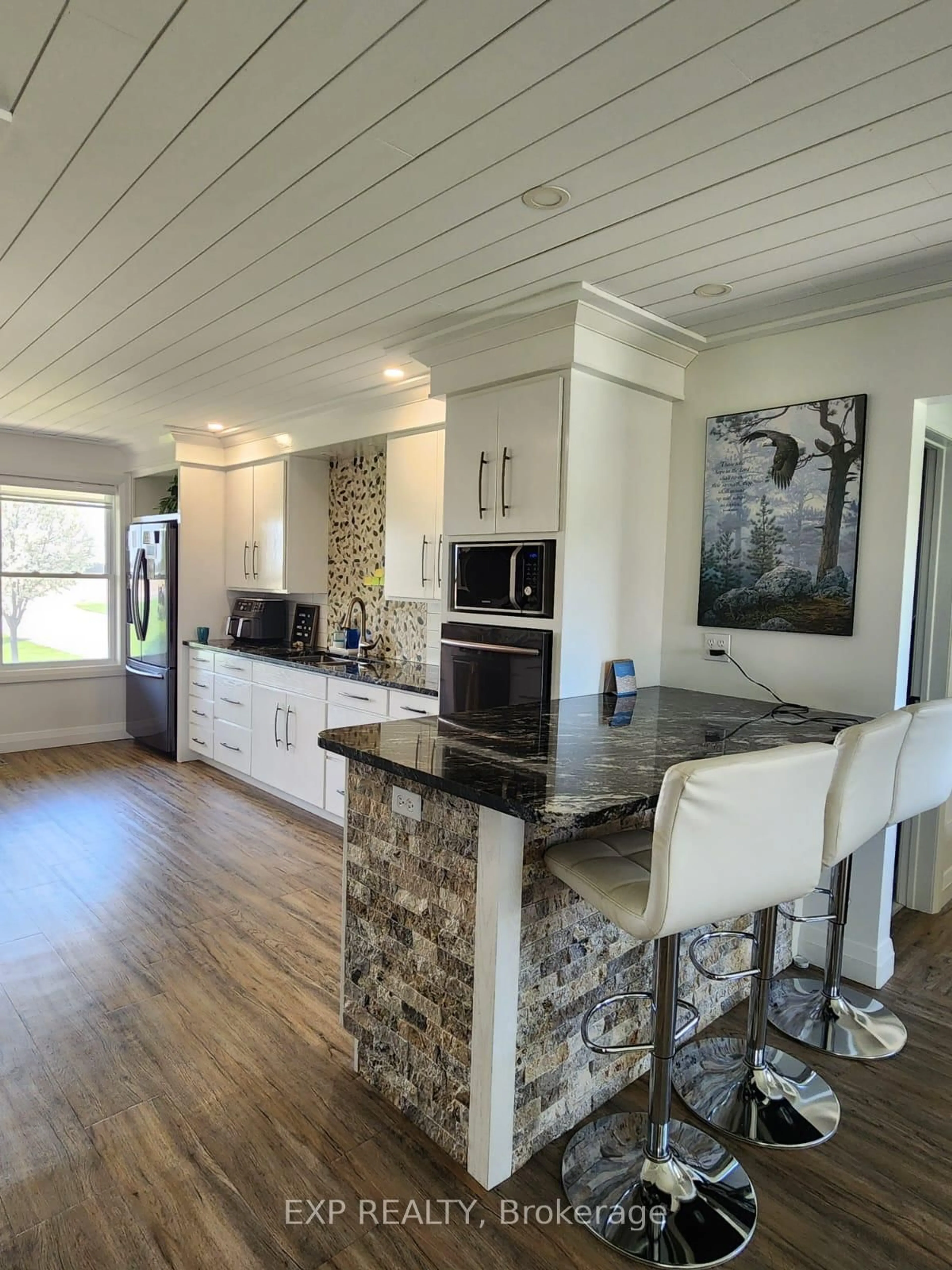 Open concept kitchen, unknown for 20357 Port Rd, Chatham-Kent Ontario N0P 1W0