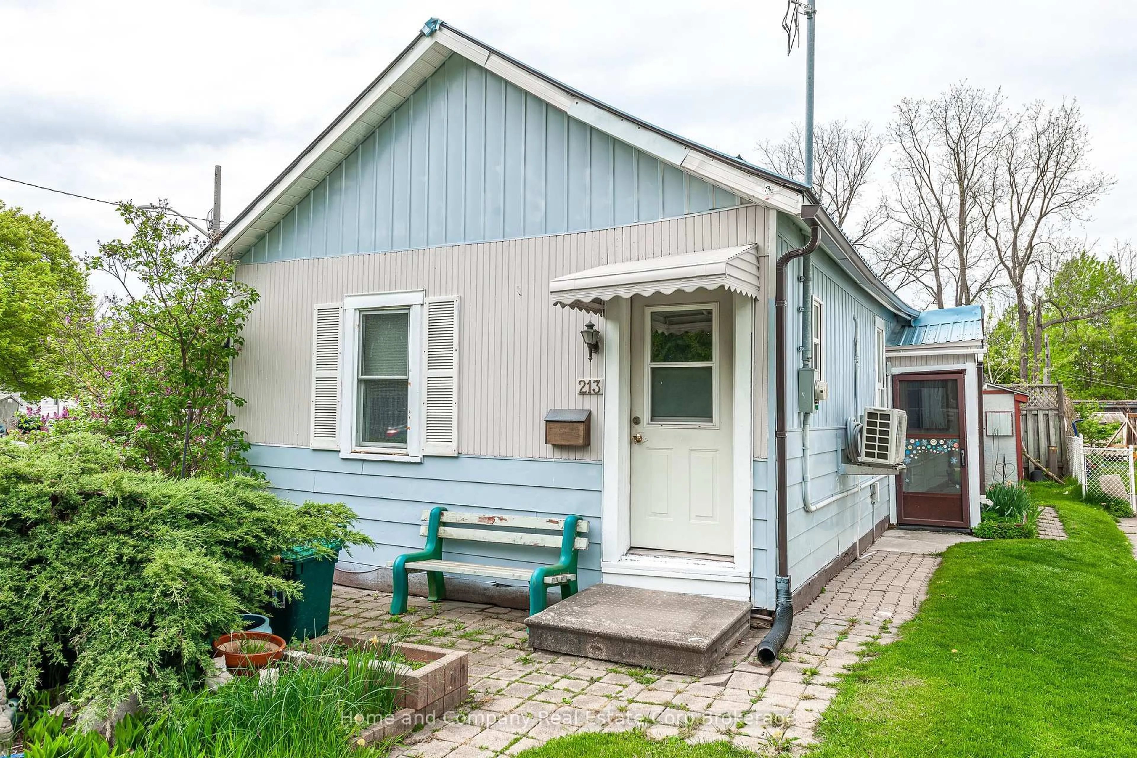 Unknown for 213 West Gore St, Stratford Ontario N5A 1K7