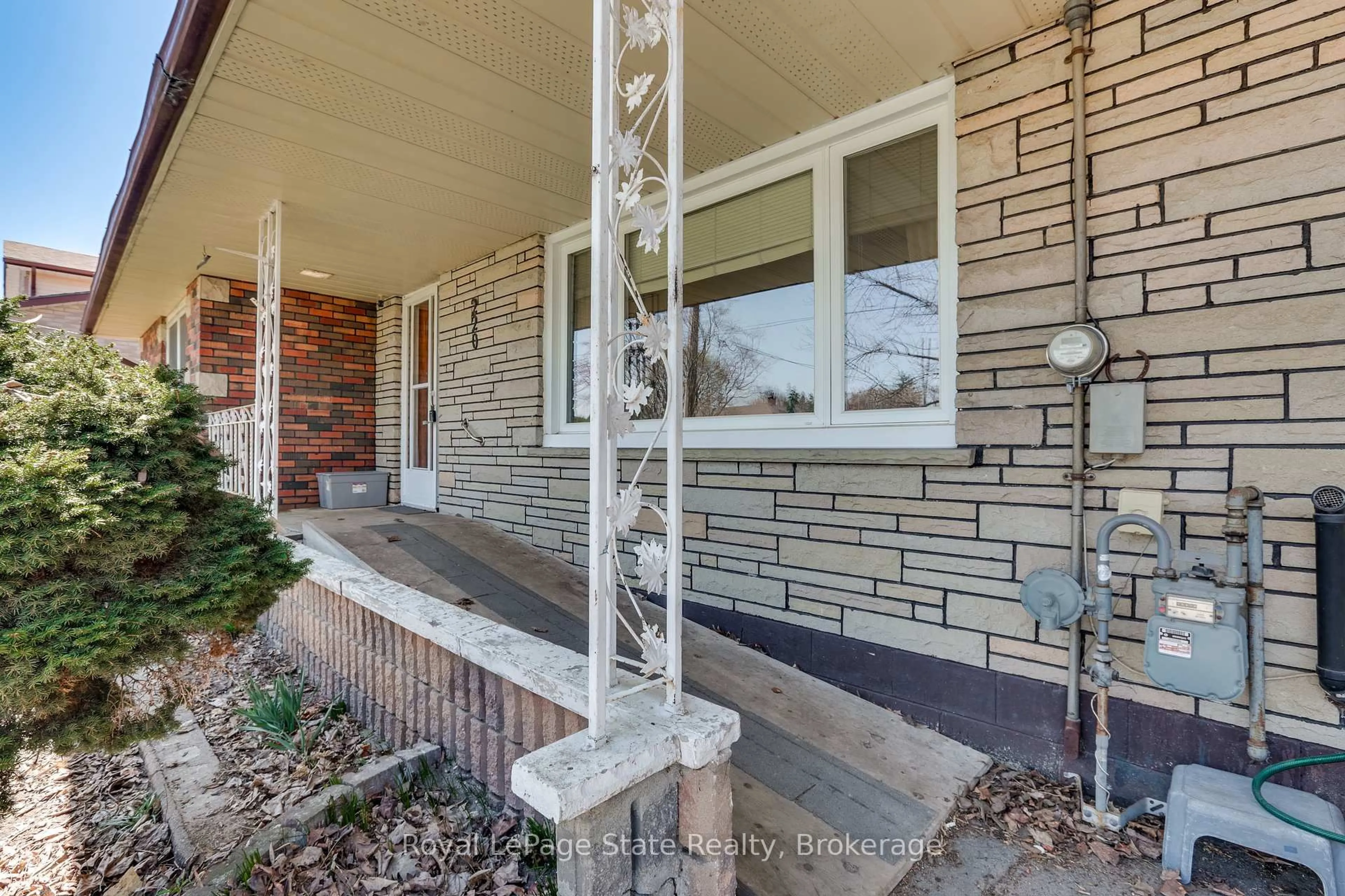 Home with brick exterior material, street for 220 Washington St, Norfolk Ontario N0E 1Y0