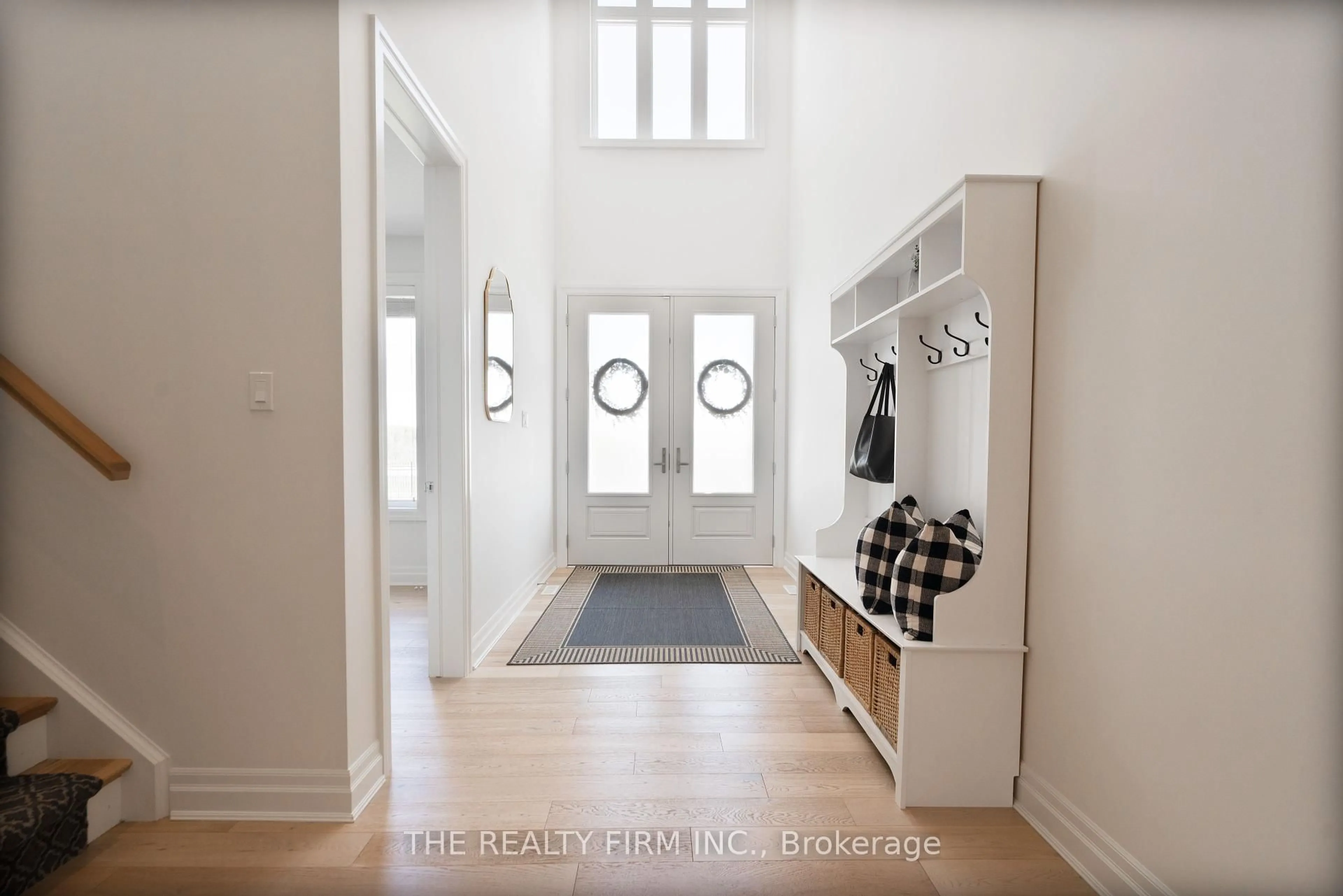 Indoor entryway for 6520 Crown Grant Rd, London South Ontario N6P 0A8