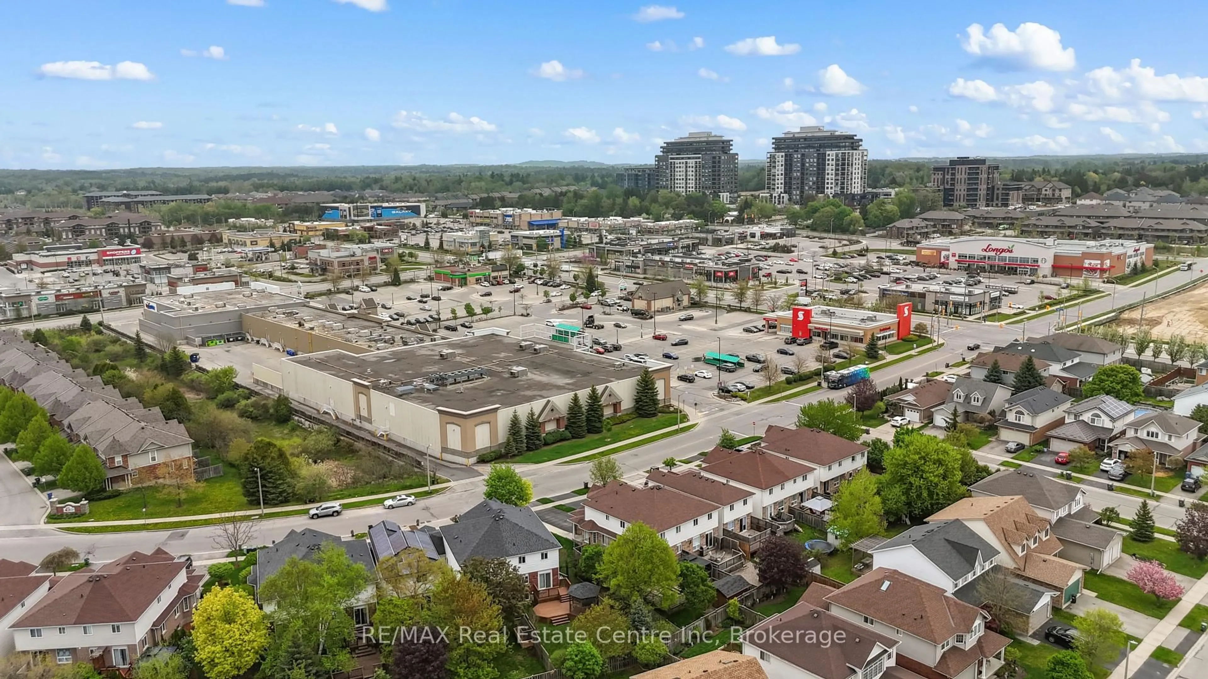 A pic from outside/outdoor area/front of a property/back of a property/a pic from drone, city buildings view from balcony for 139 Gosling Gdns, Guelph Ontario N1G 5E6