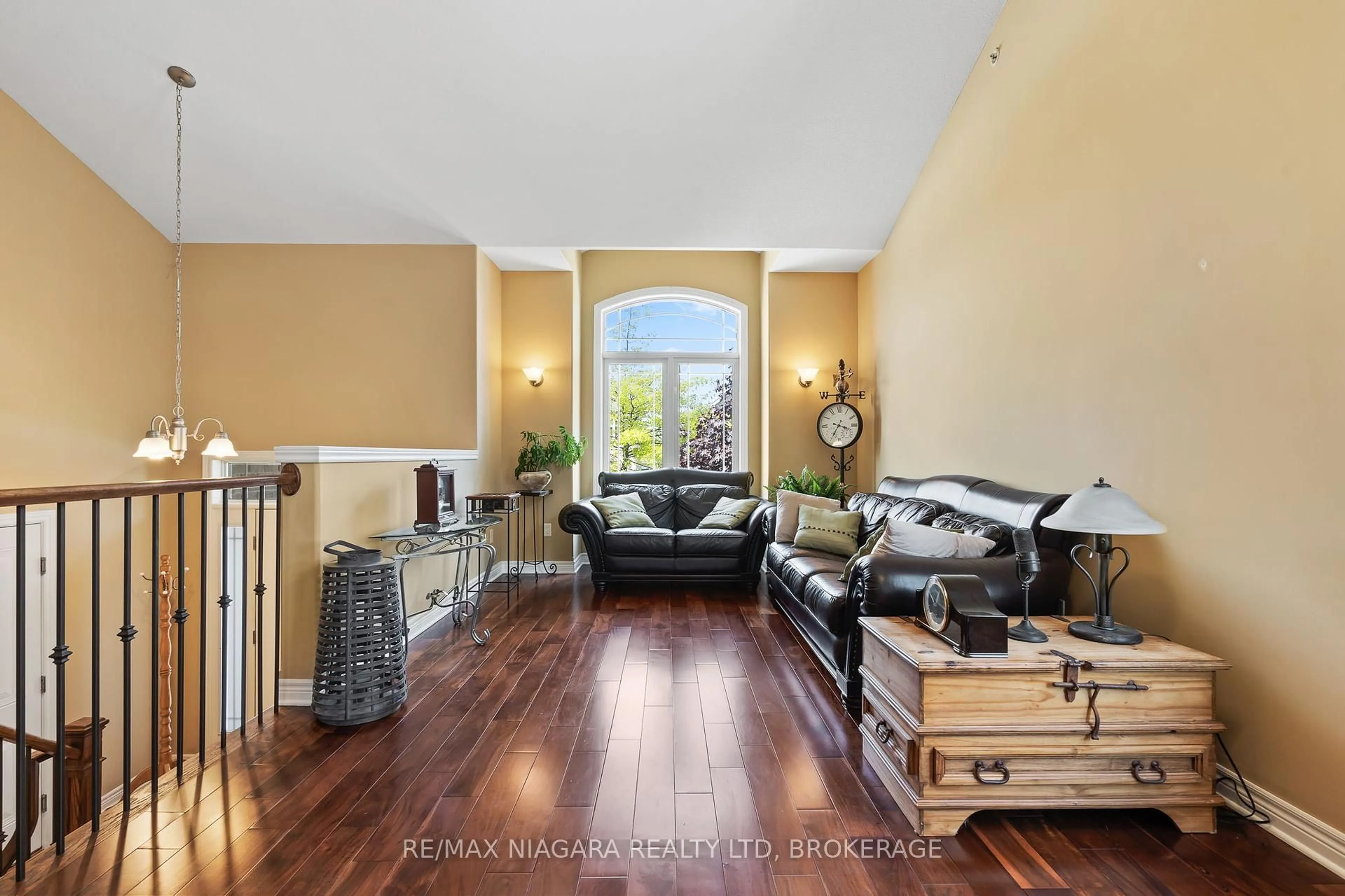 Living room with furniture, unknown for 8 Corbin St, St. Catharines Ontario L2P 0C3