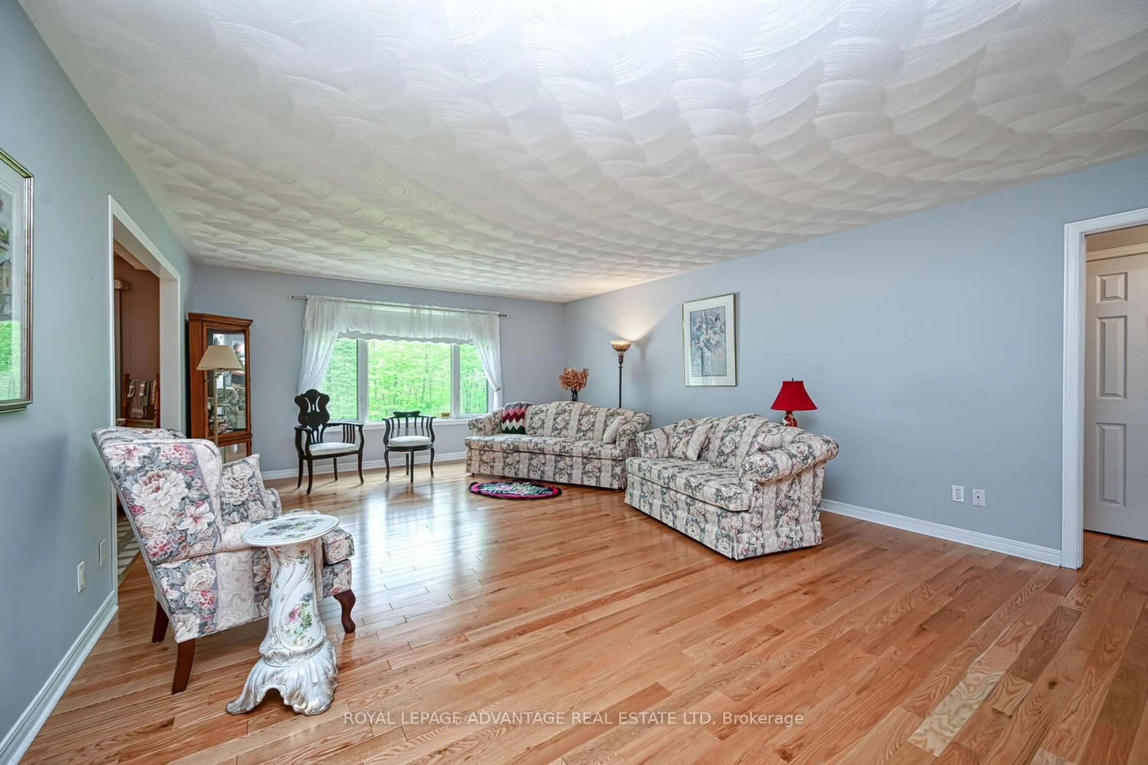 Living room with furniture, unknown for 3 South Point Dr, Rideau Lakes Ontario K7A 4S5