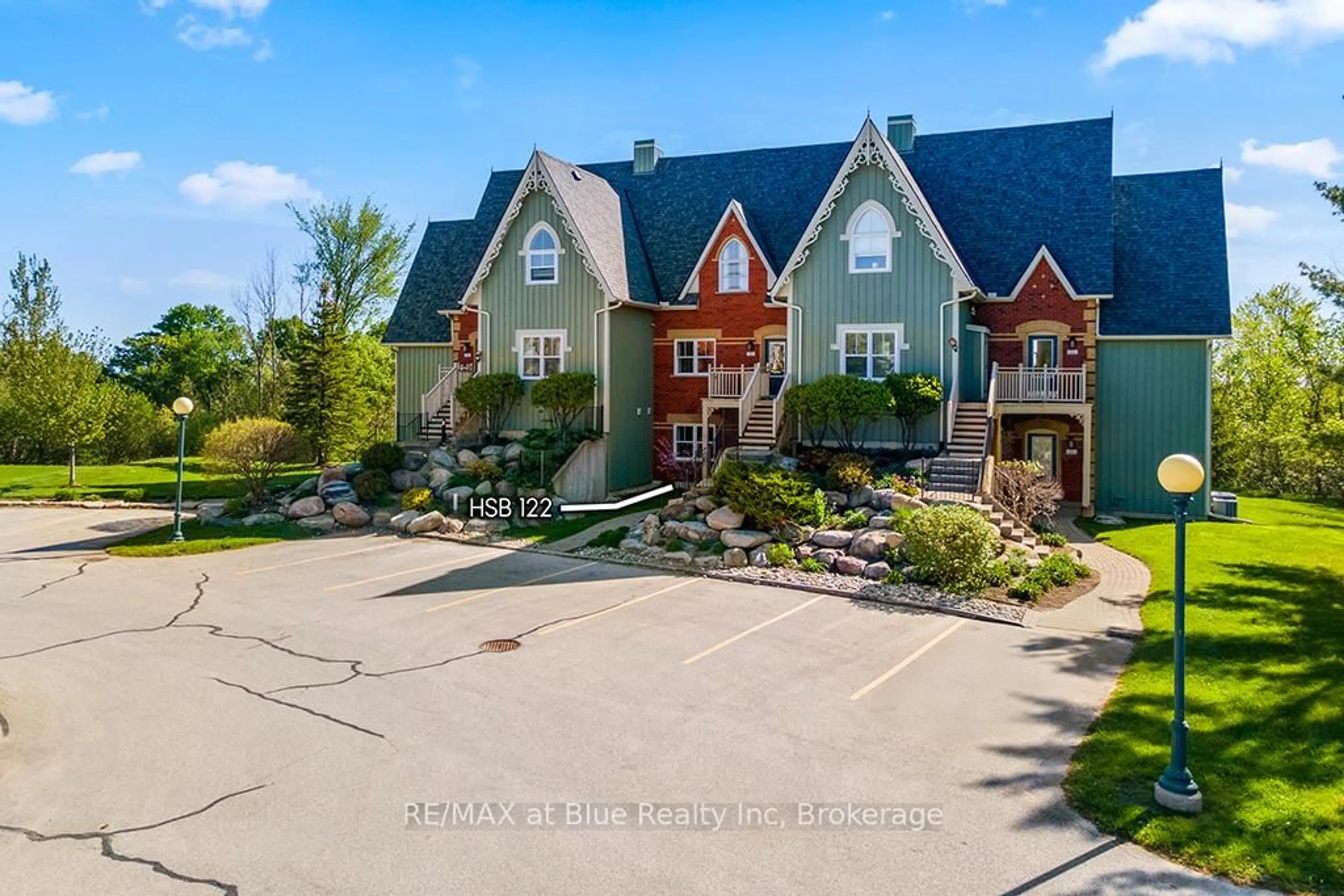 A pic from outside/outdoor area/front of a property/back of a property/a pic from drone, unknown for 170 Snowbridge Way #122, Blue Mountains Ontario L9Y 0V1