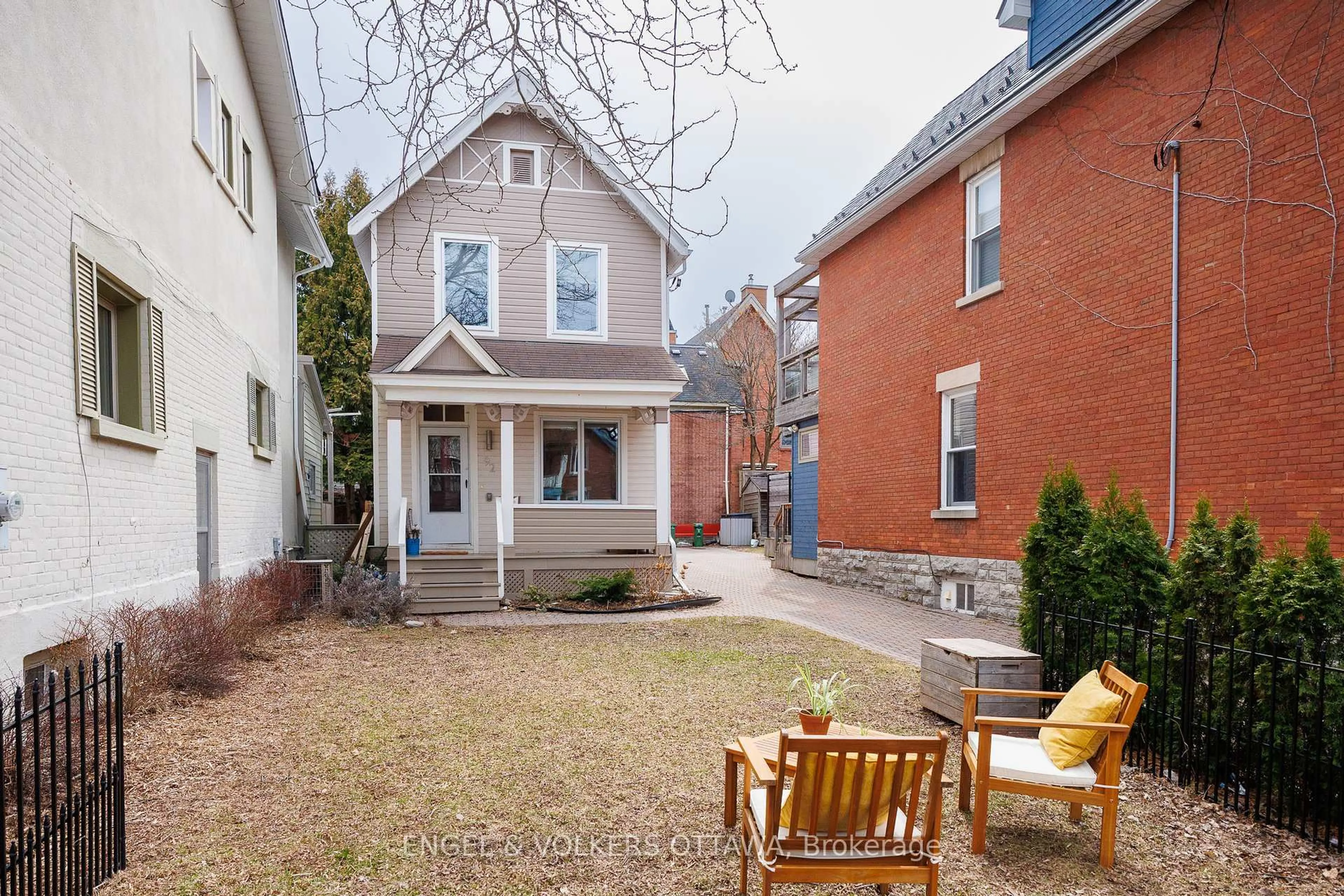 Unknown for 92 Third Ave, Ottawa Ontario K1S 2J8