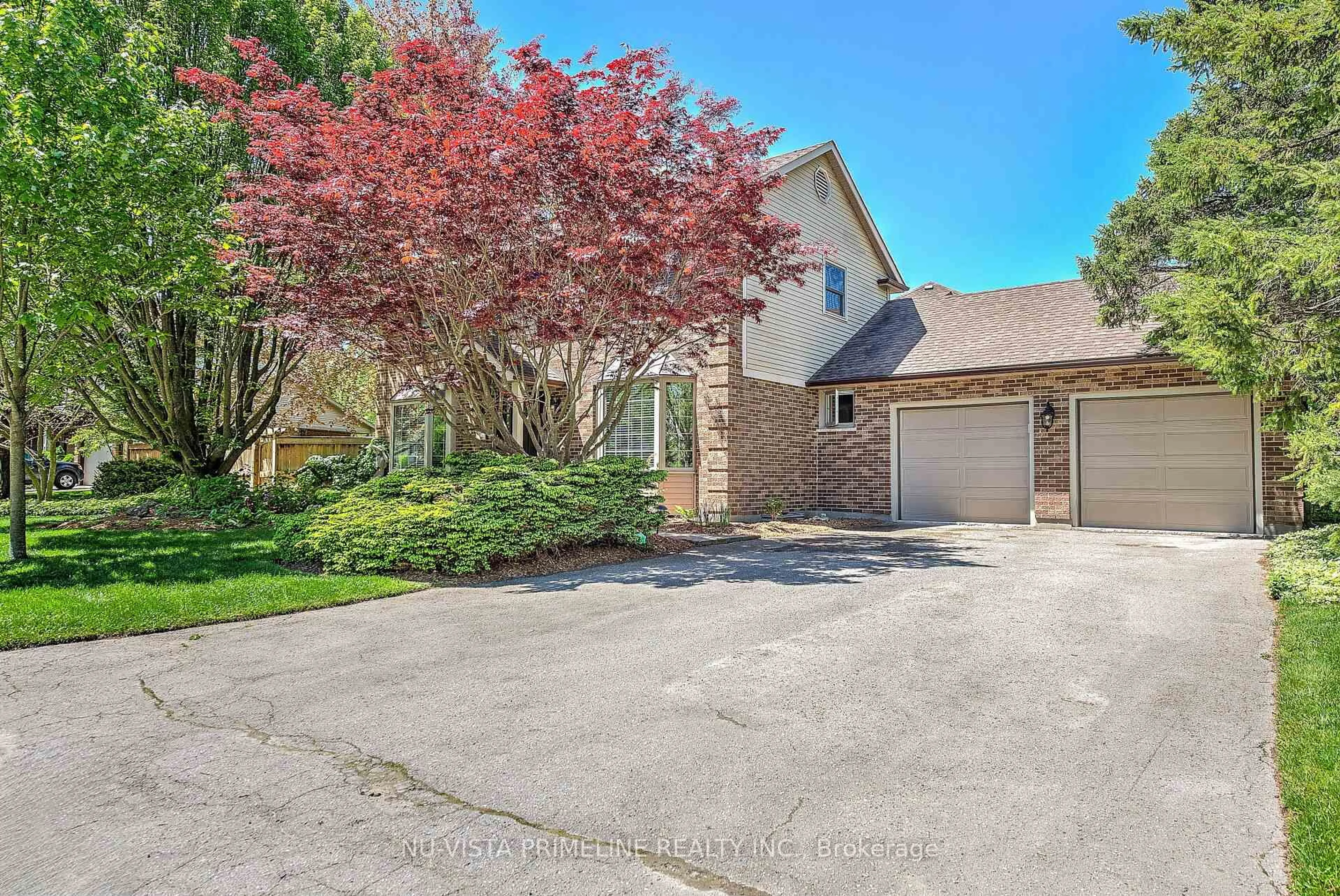 A pic from outside/outdoor area/front of a property/back of a property/a pic from drone, street for 49 Meridene Cres, London North Ontario N5X 2M1