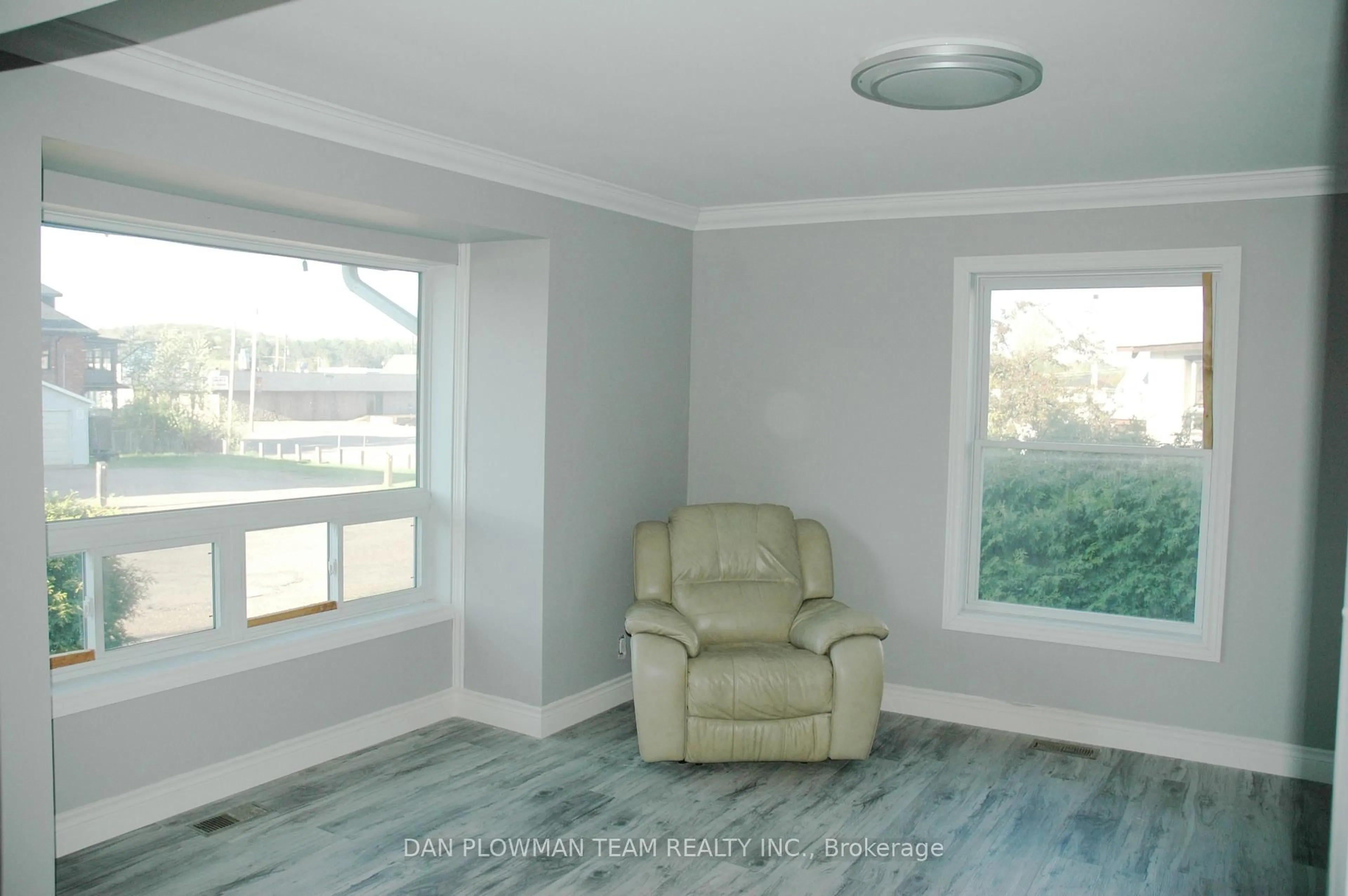 A pic of a room for 65 Inglis St, Whitney Ontario K0J 2M0
