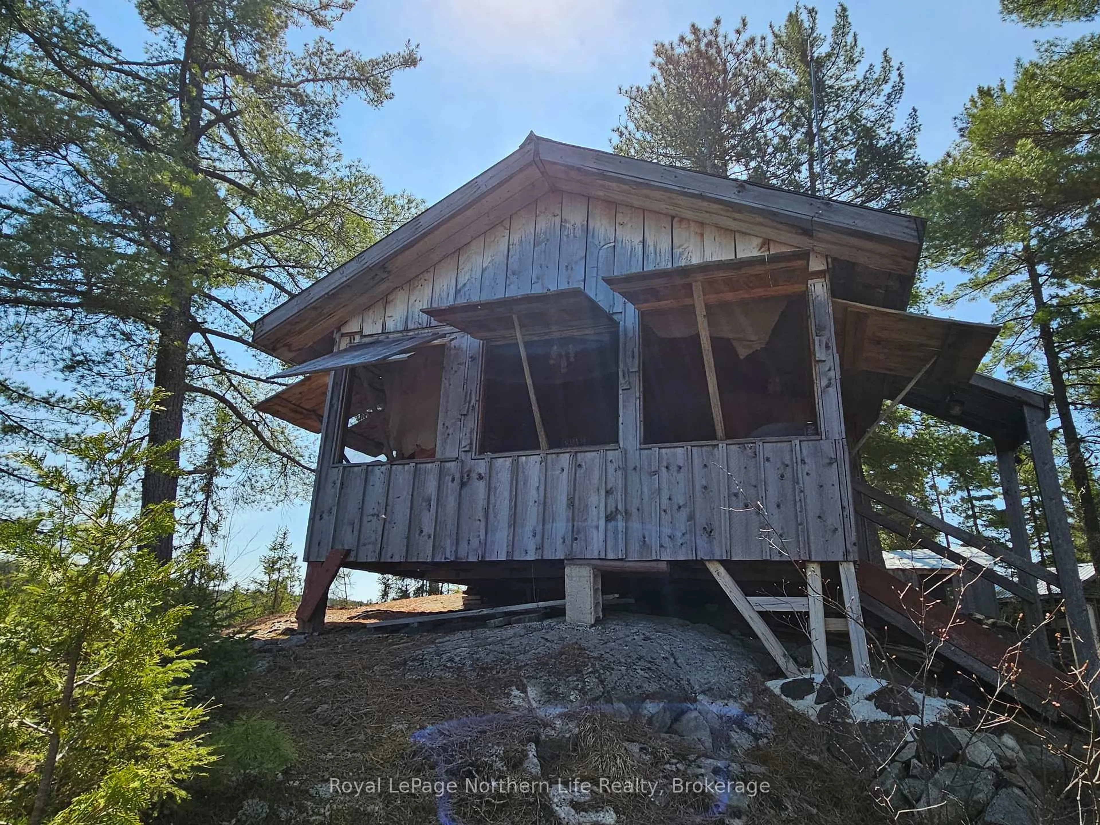 Shed for 16 Hansen Lake Island A Island, Temagami Ontario P0J 1N0