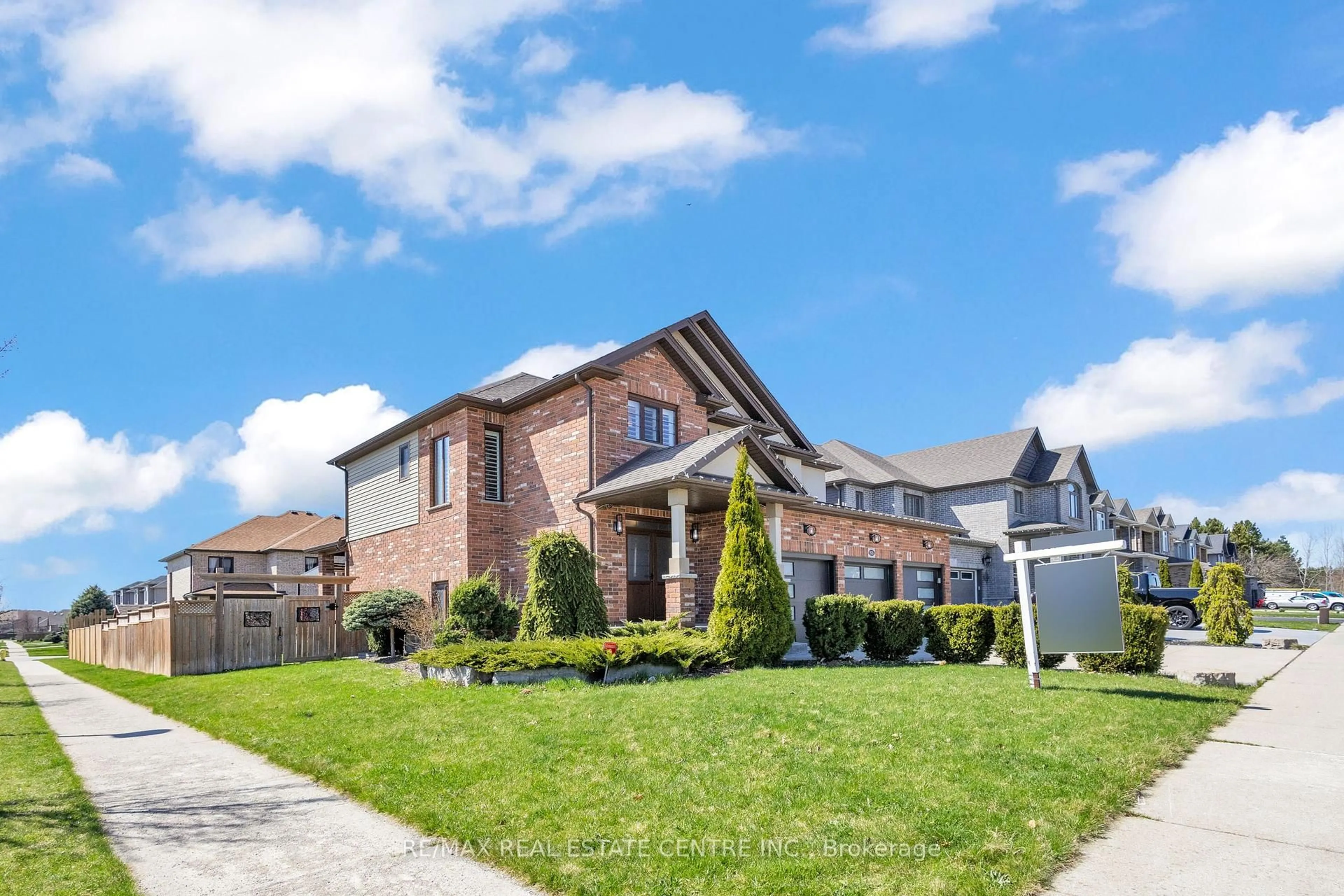 Home with brick exterior material, street for 801 Halifax Rd, Woodstock Ontario N4T 0C6