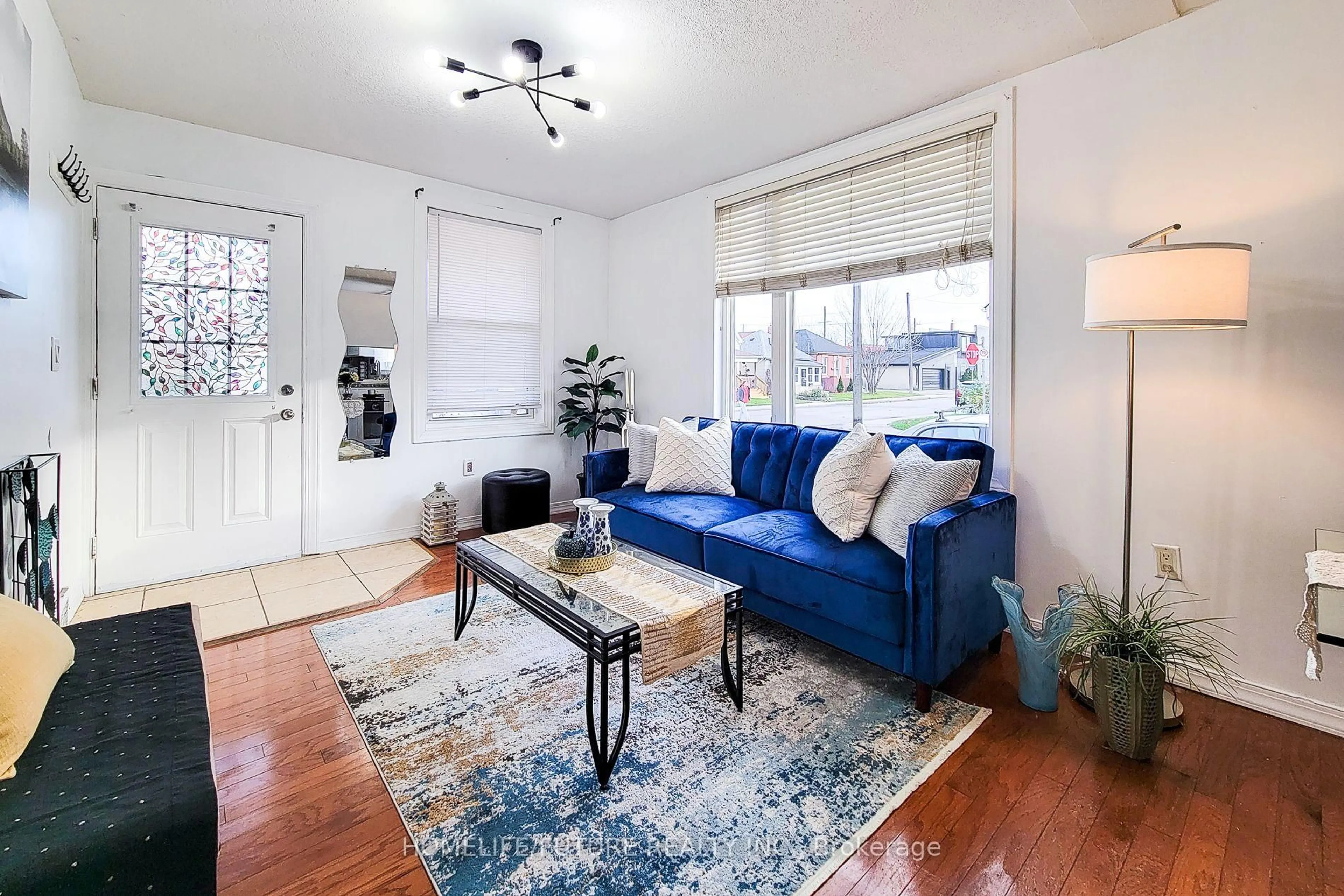 Living room with furniture, unknown for 117 Harmony Ave, Hamilton Ontario L8H 4Y2