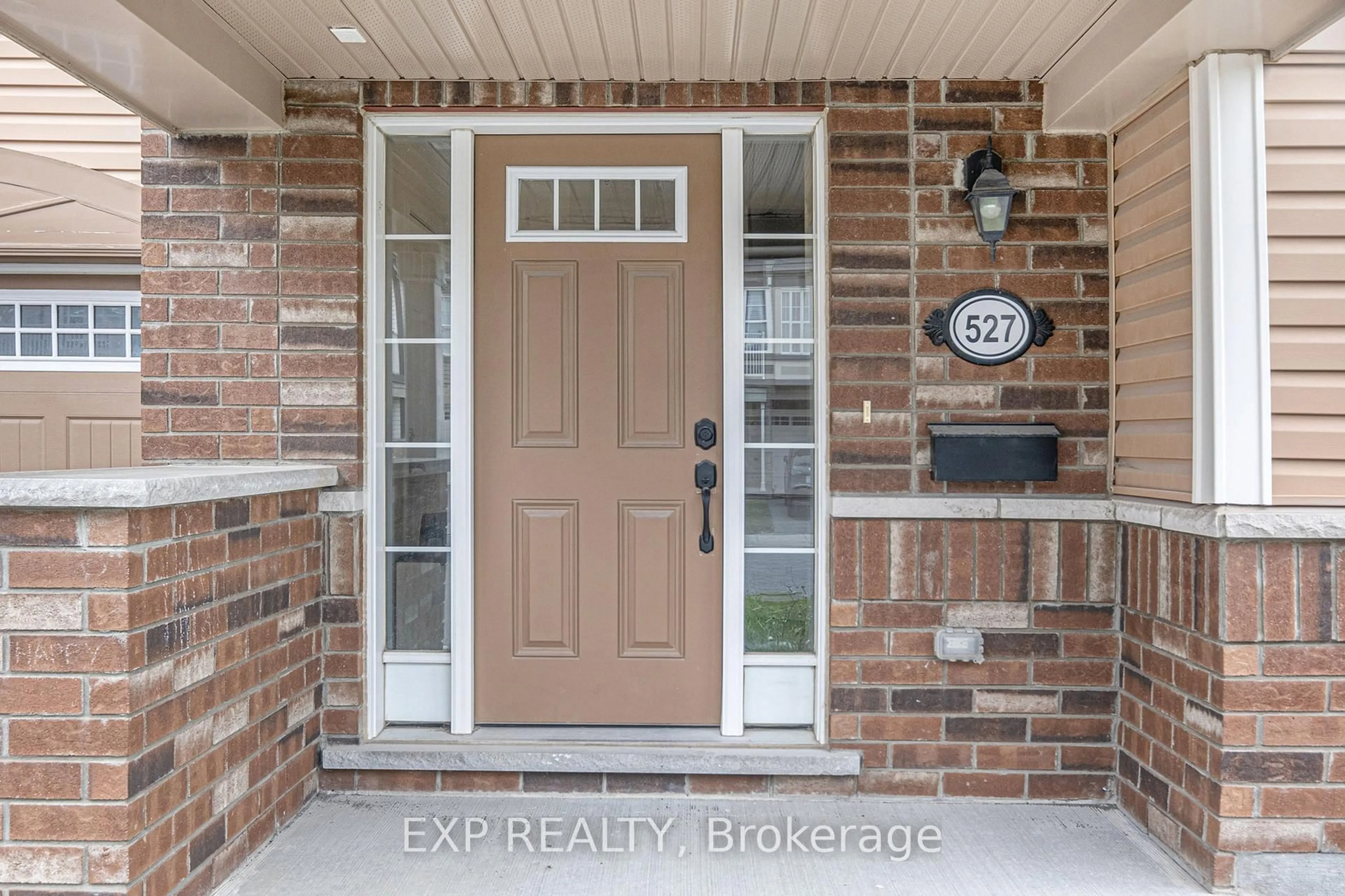 Indoor entryway for 527 Snow Goose St, Ottawa Ontario K2J 0T3