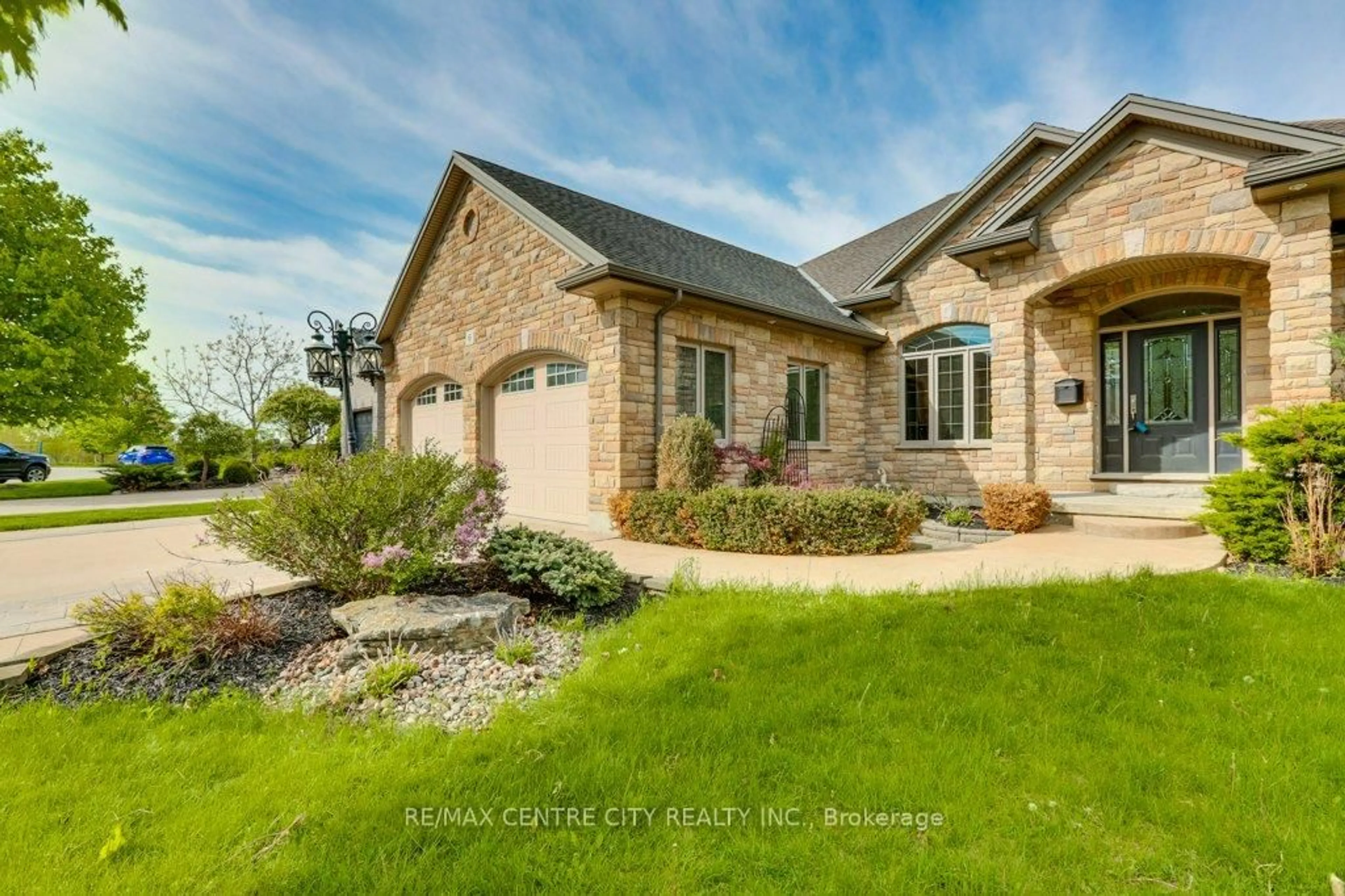 Home with brick exterior material, unknown for 85 Prince of Wales Gate, London North Ontario N6H 5M2