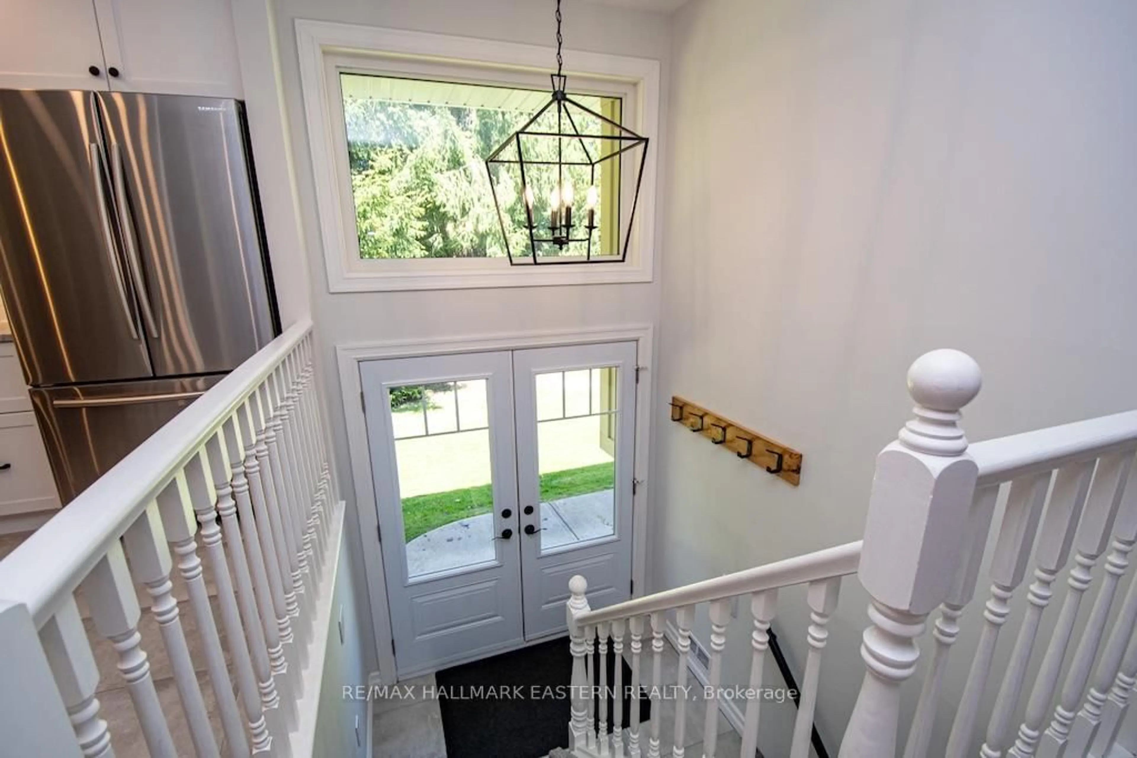 Indoor entryway for 615 Edenderry Line, Selwyn Ontario K0L 1T0