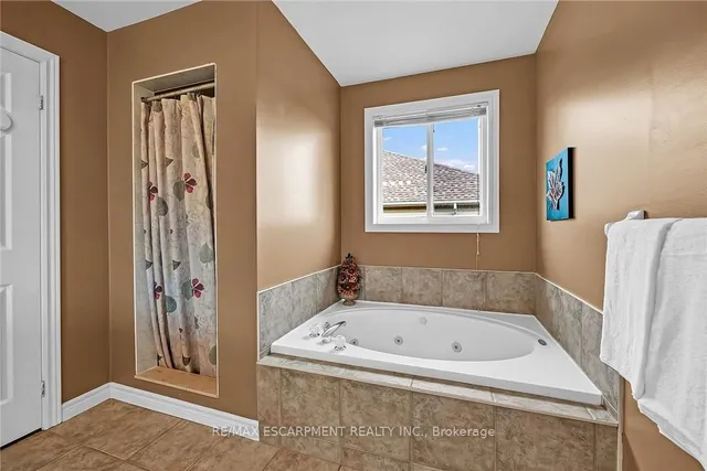 Additional property image - 684 UPPER HORNING Rd